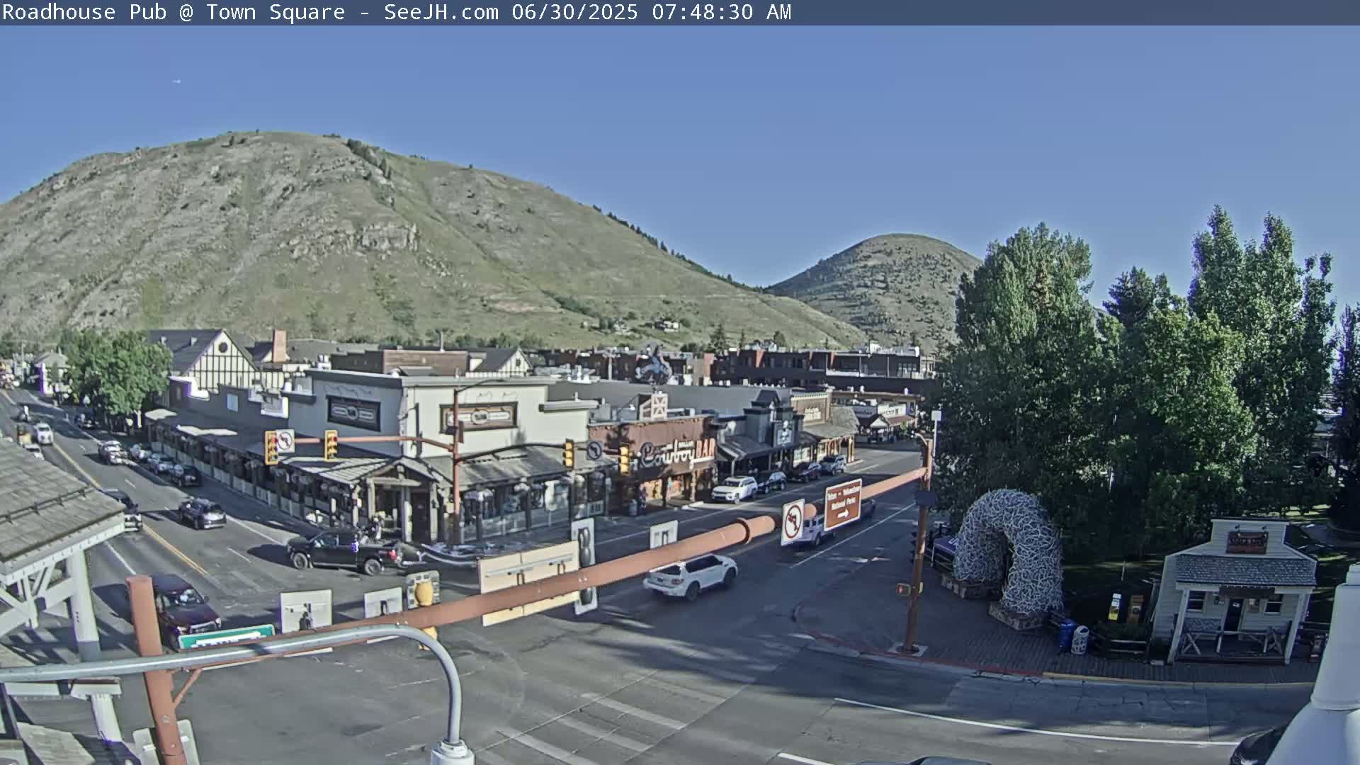 Jackson Hole, Jackson Town Intersection West View Live Cam - Jackson, Teton, Wyoming, USA