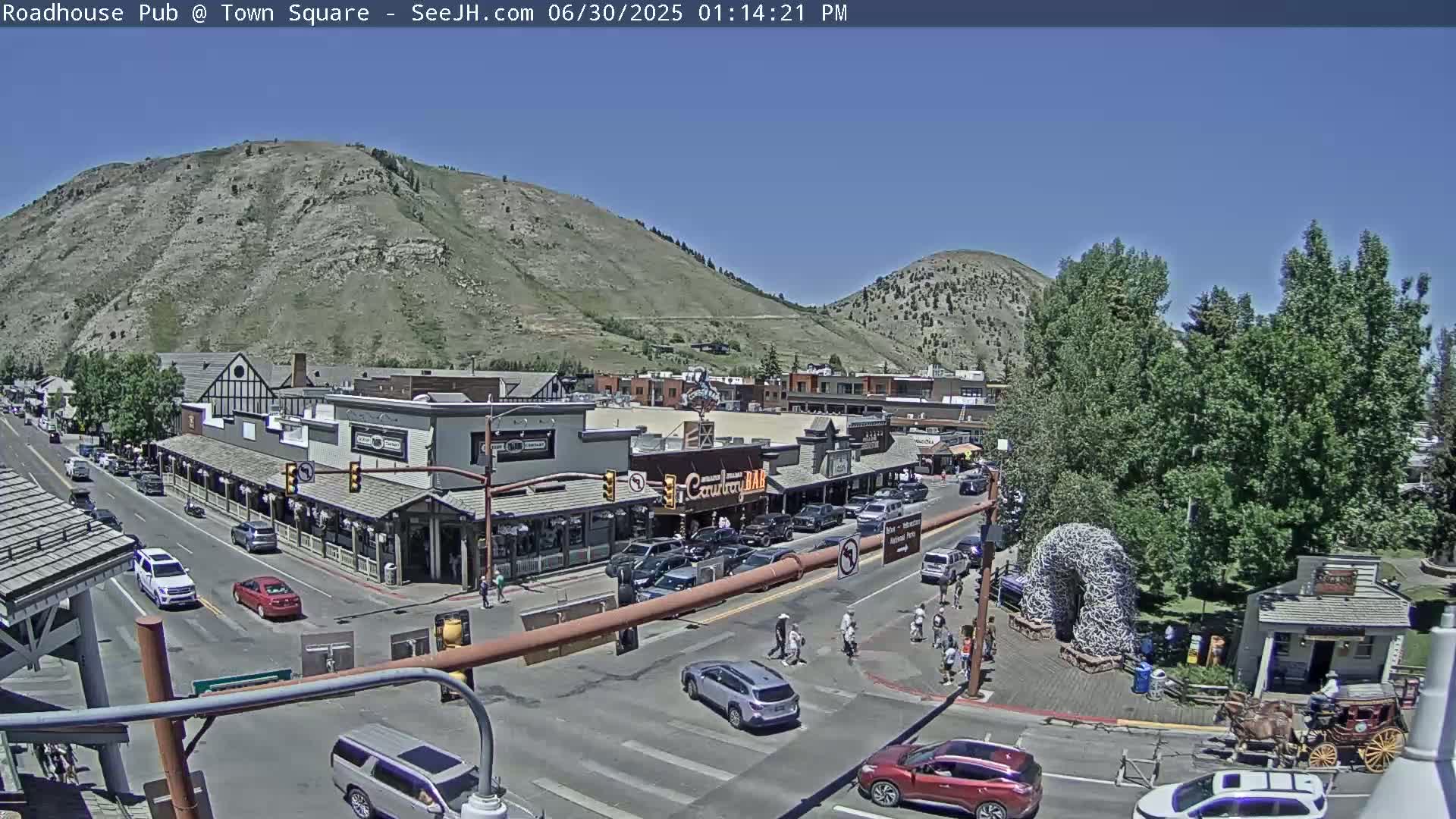 Jackson Hole, Jackson Town Intersection West View Live Cam - Jackson, Teton, Wyoming, USA