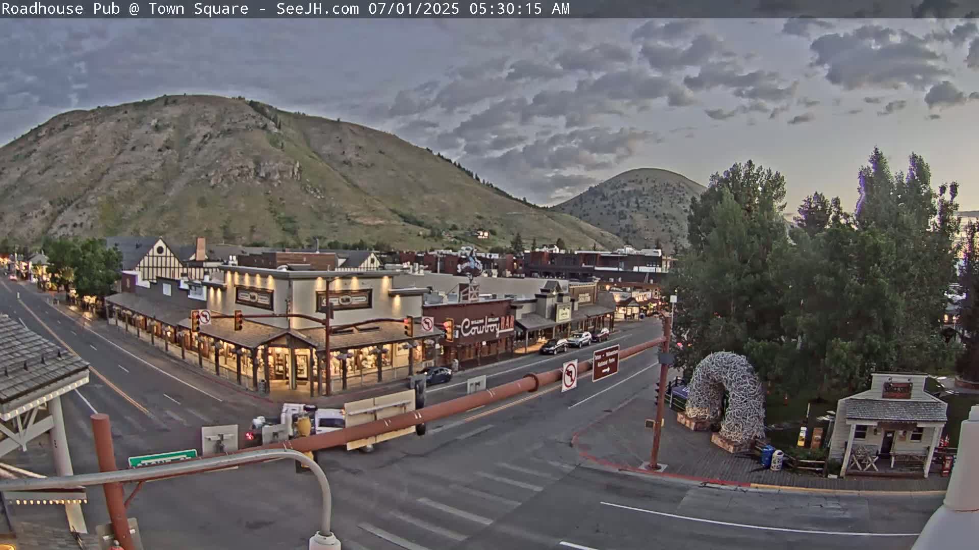 Jackson Hole, Jackson Town Intersection West View Live Cam - Jackson, Teton, Wyoming, USA