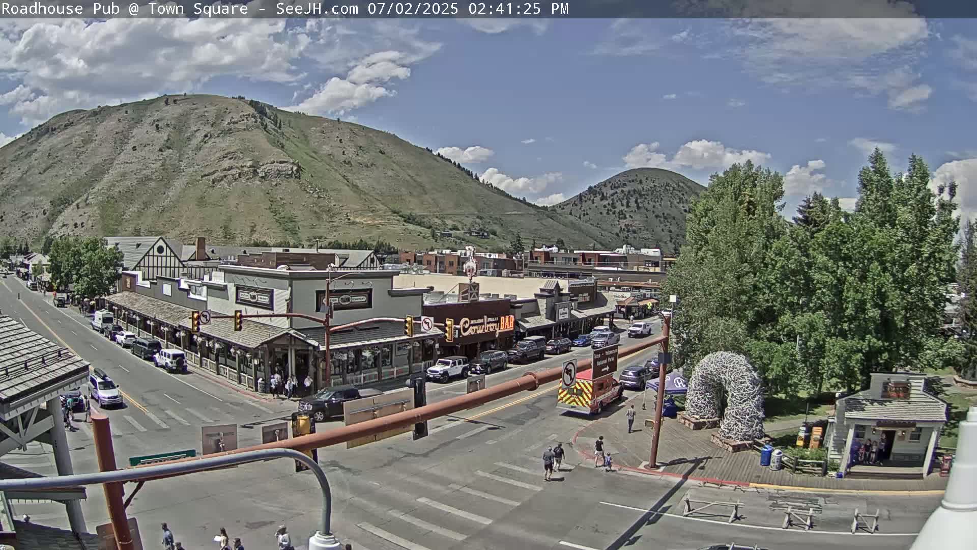 Jackson Hole, Jackson Town Intersection West View Live Cam - Jackson, Teton, Wyoming, USA