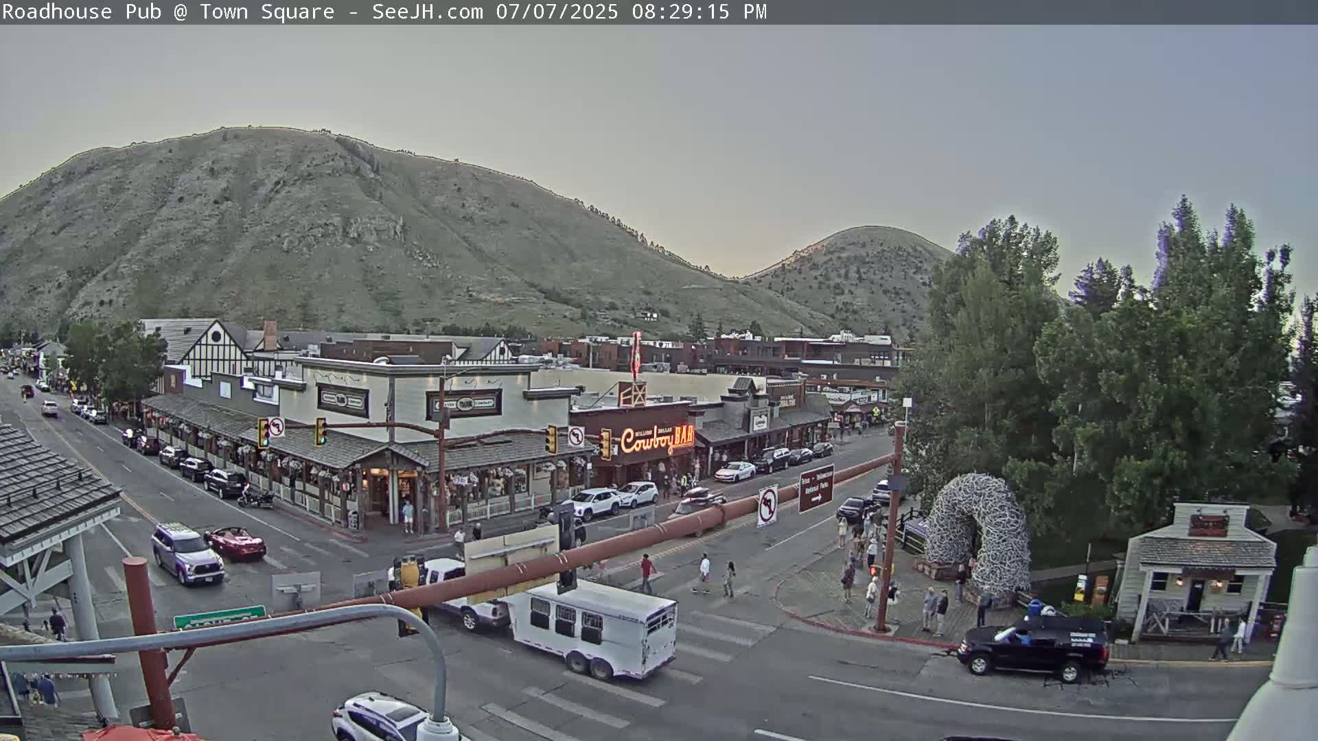 Jackson Hole, Jackson Town Intersection West View Live Cam - Jackson, Teton, Wyoming, USA
