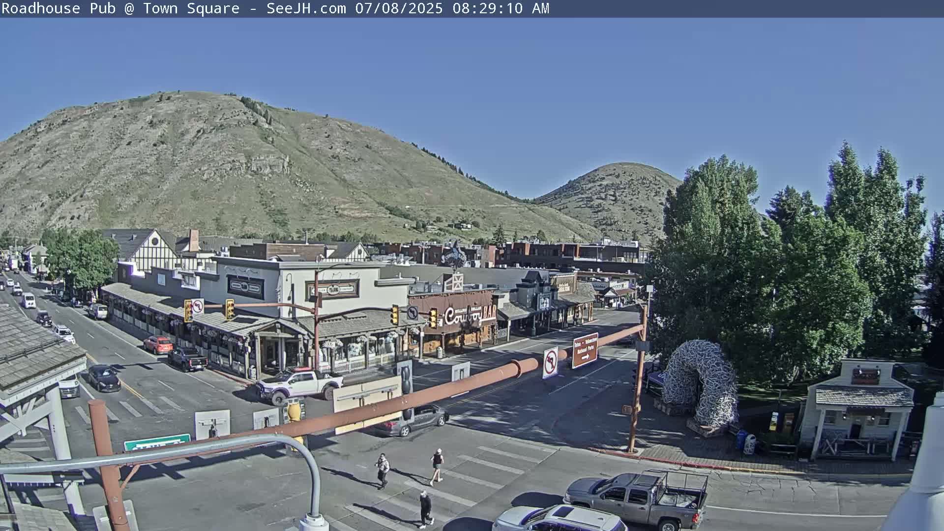 Jackson Hole, Jackson Town Intersection West View Live Cam - Jackson, Teton, Wyoming, USA