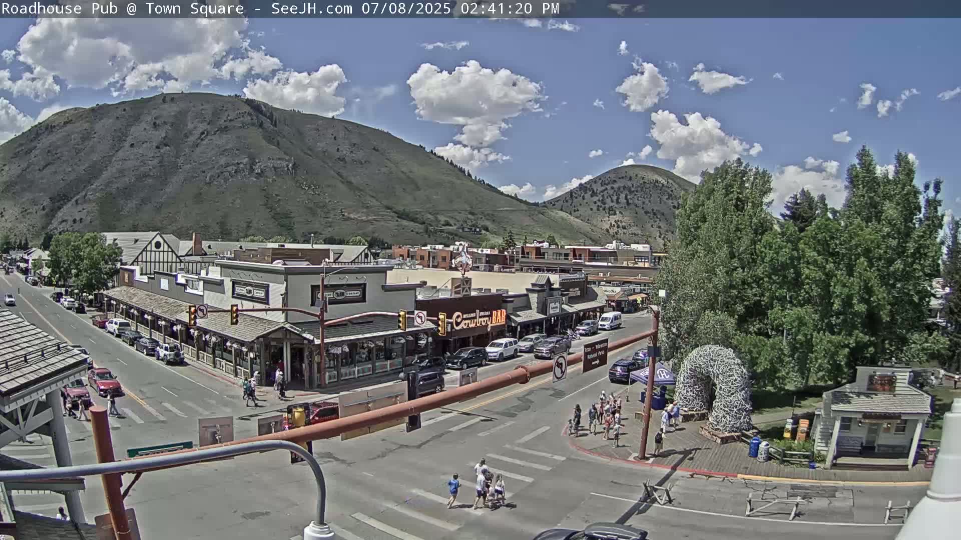 Jackson Hole, Jackson Town Intersection West View Live Cam - Jackson, Teton, Wyoming, USA