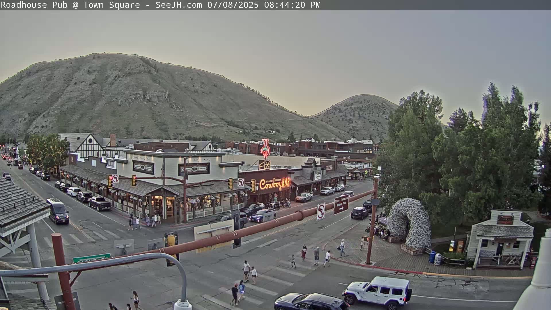 Jackson Hole, Jackson Town Intersection West View Live Cam - Jackson, Teton, Wyoming, USA