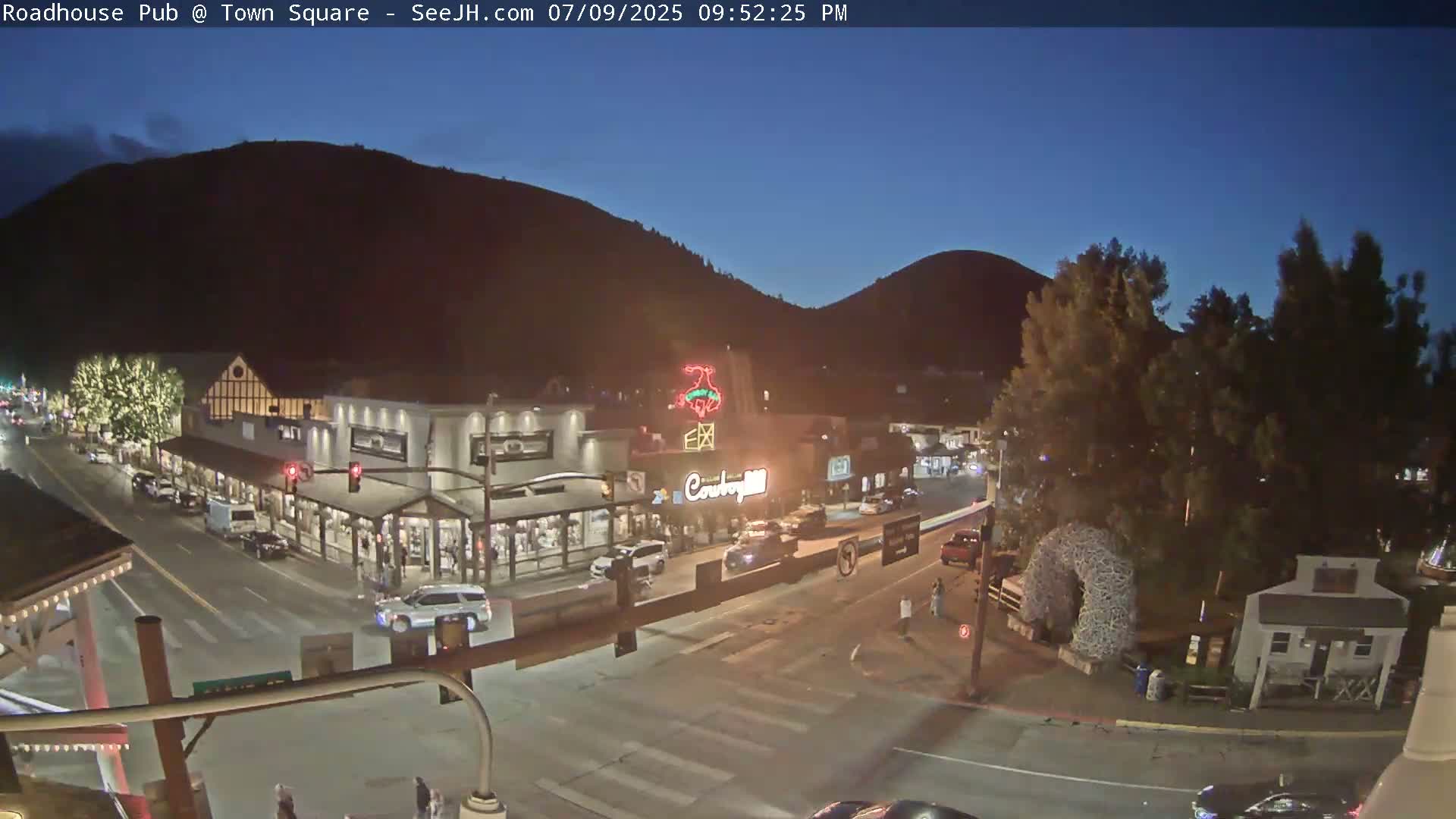 Jackson Hole, Jackson Town Intersection West View Live Cam - Jackson, Teton, Wyoming, USA