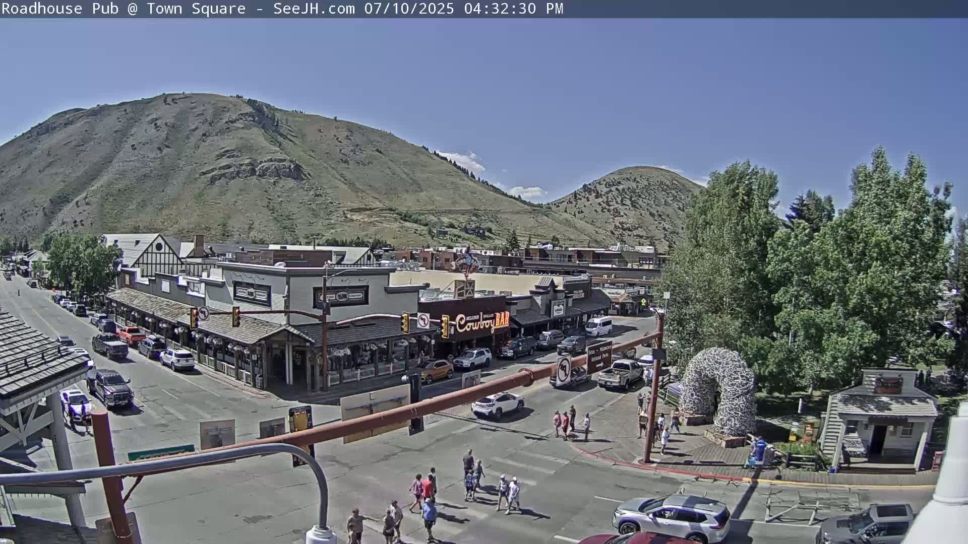 Jackson Hole, Jackson Town Intersection West View Live Cam - Jackson, Teton, Wyoming, USA