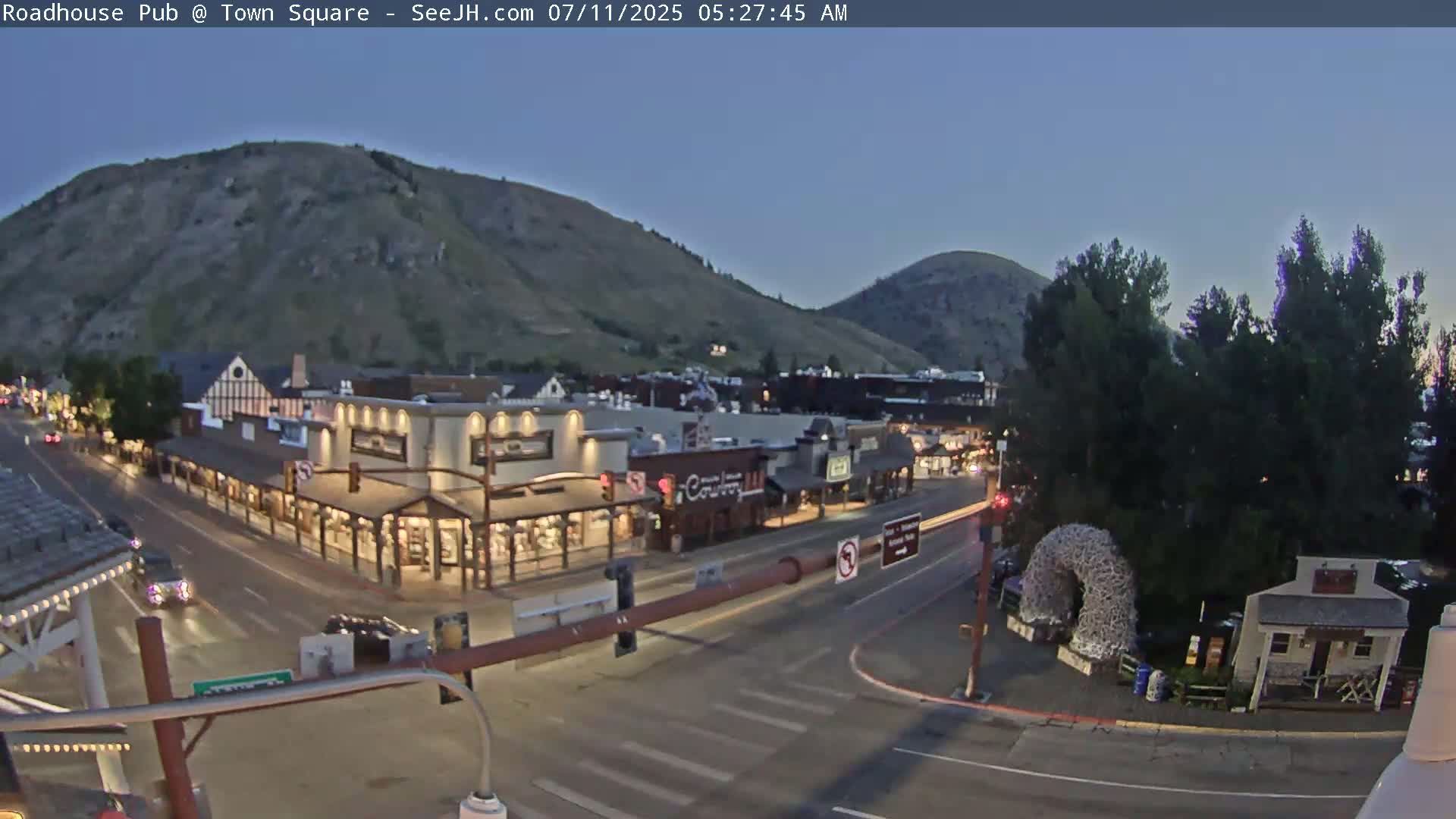 Jackson Hole, Jackson Town Intersection West View Live Cam - Jackson, Teton, Wyoming, USA