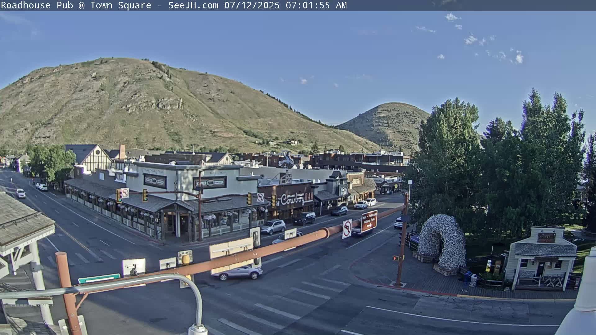 Jackson Hole, Jackson Town Intersection West View Live Cam - Jackson, Teton, Wyoming, USA