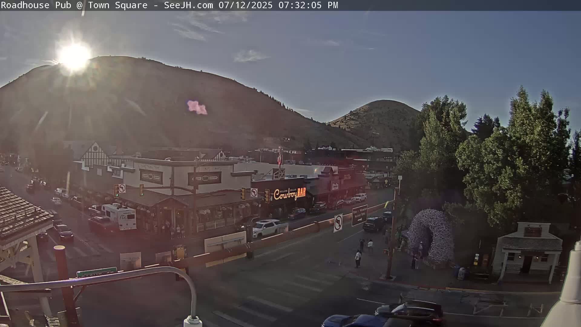 Jackson Hole, Jackson Town Intersection West View Live Cam - Jackson, Teton, Wyoming, USA