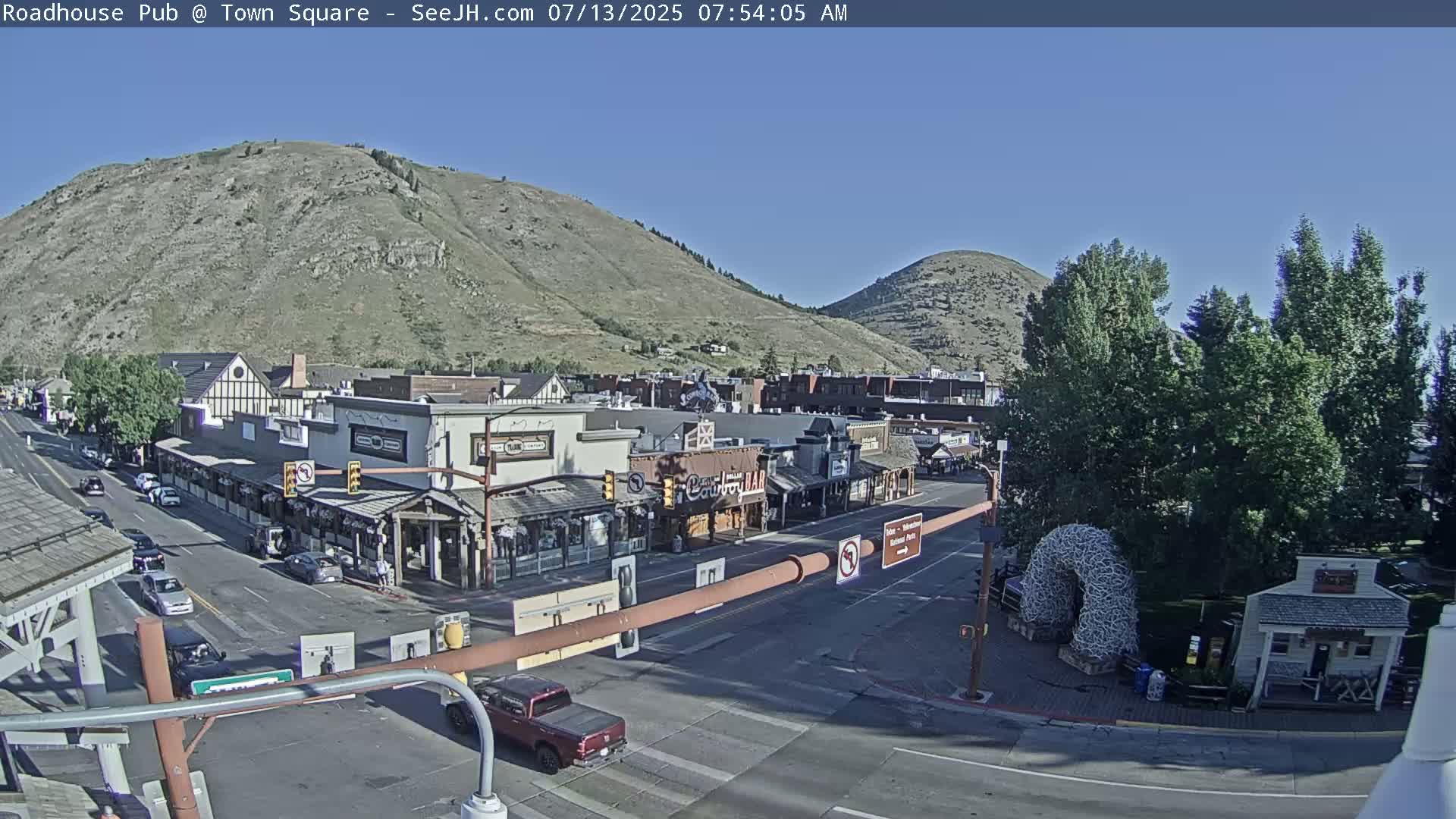 Jackson Hole, Jackson Town Intersection West View Live Cam - Jackson, Teton, Wyoming, USA