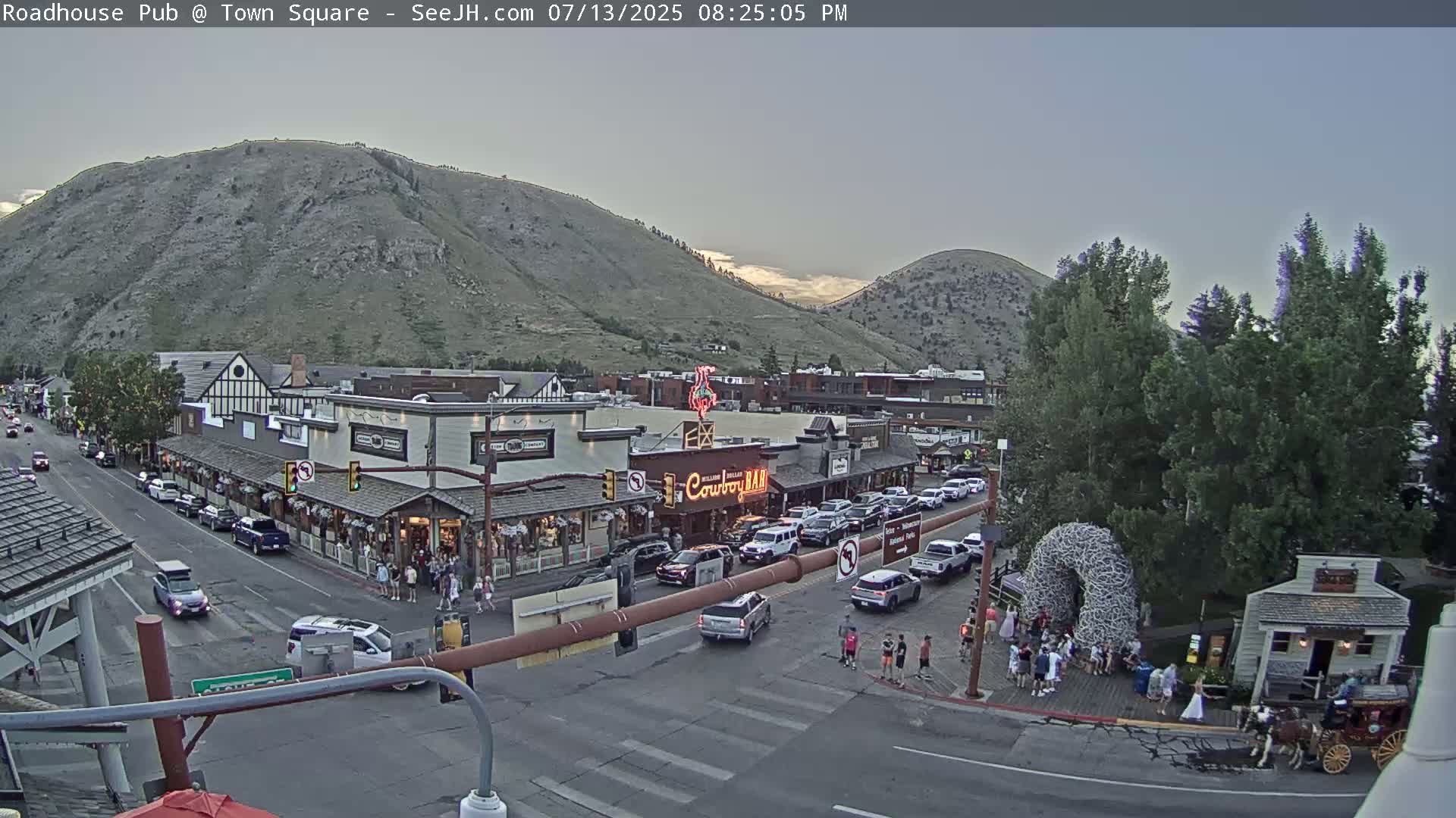 Jackson Hole, Jackson Town Intersection West View Live Cam - Jackson, Teton, Wyoming, USA