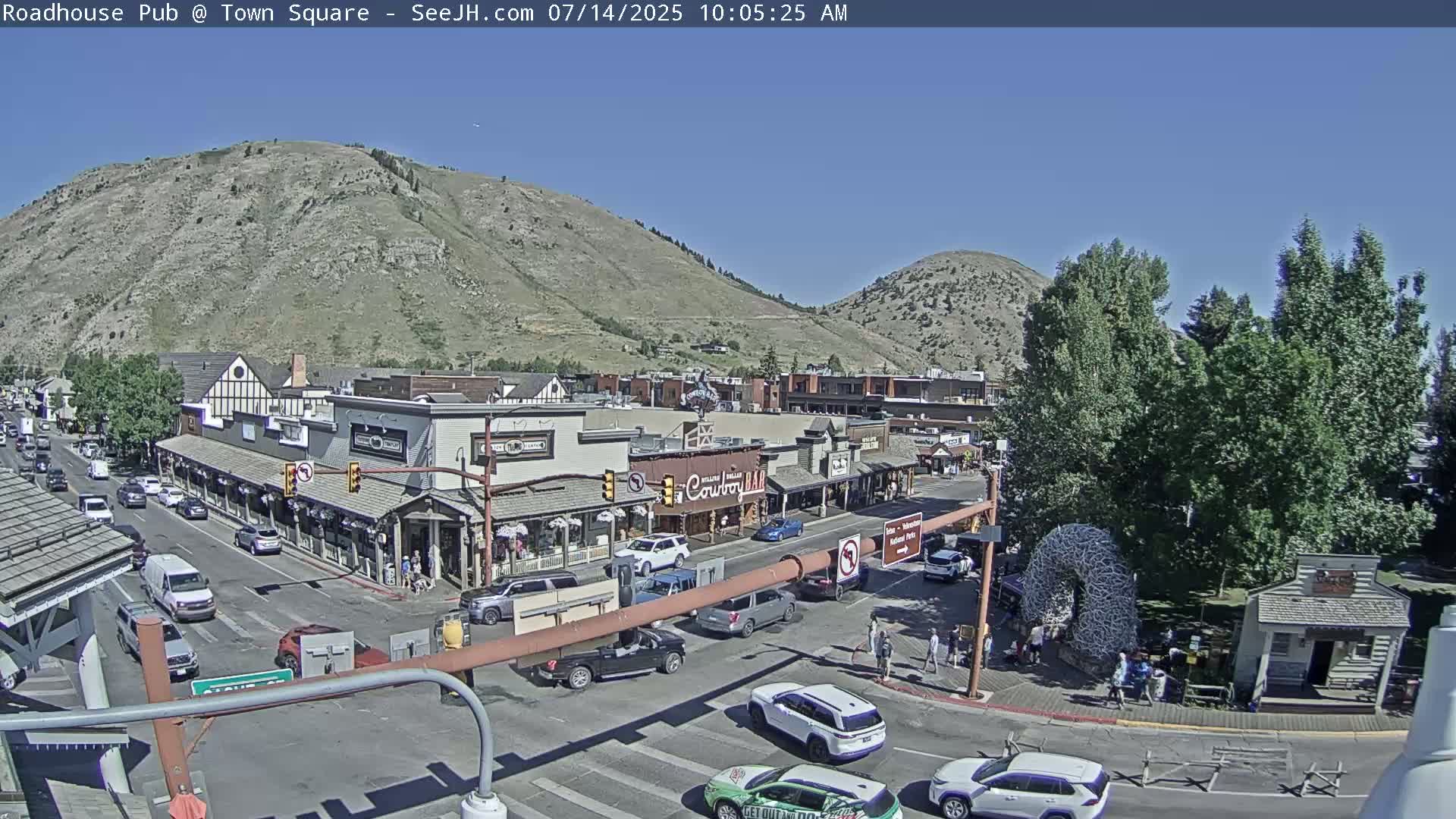 Jackson Hole, Jackson Town Intersection West View Live Cam - Jackson, Teton, Wyoming, USA