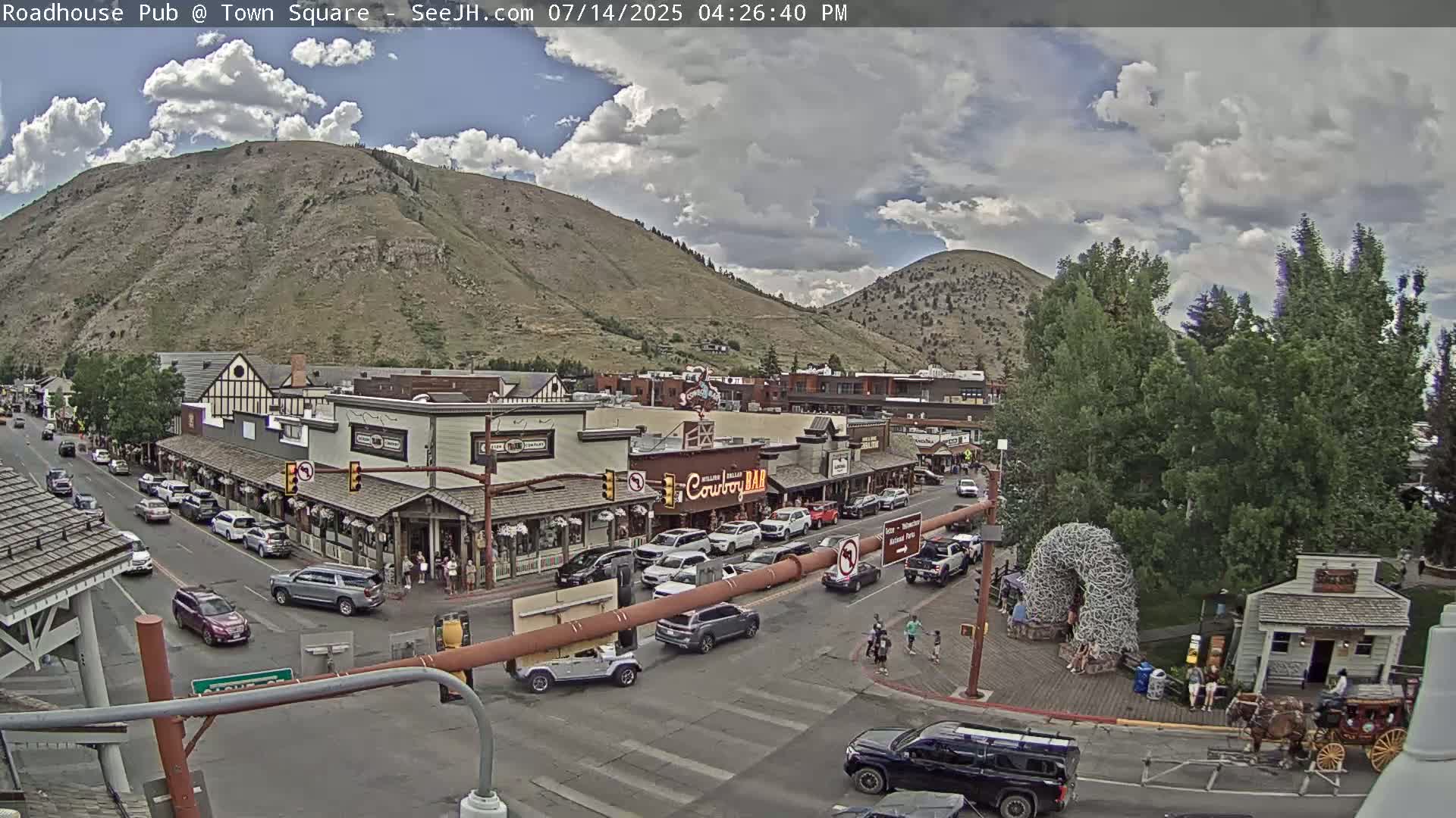 Jackson Hole, Jackson Town Intersection West View Live Cam - Jackson, Teton, Wyoming, USA
