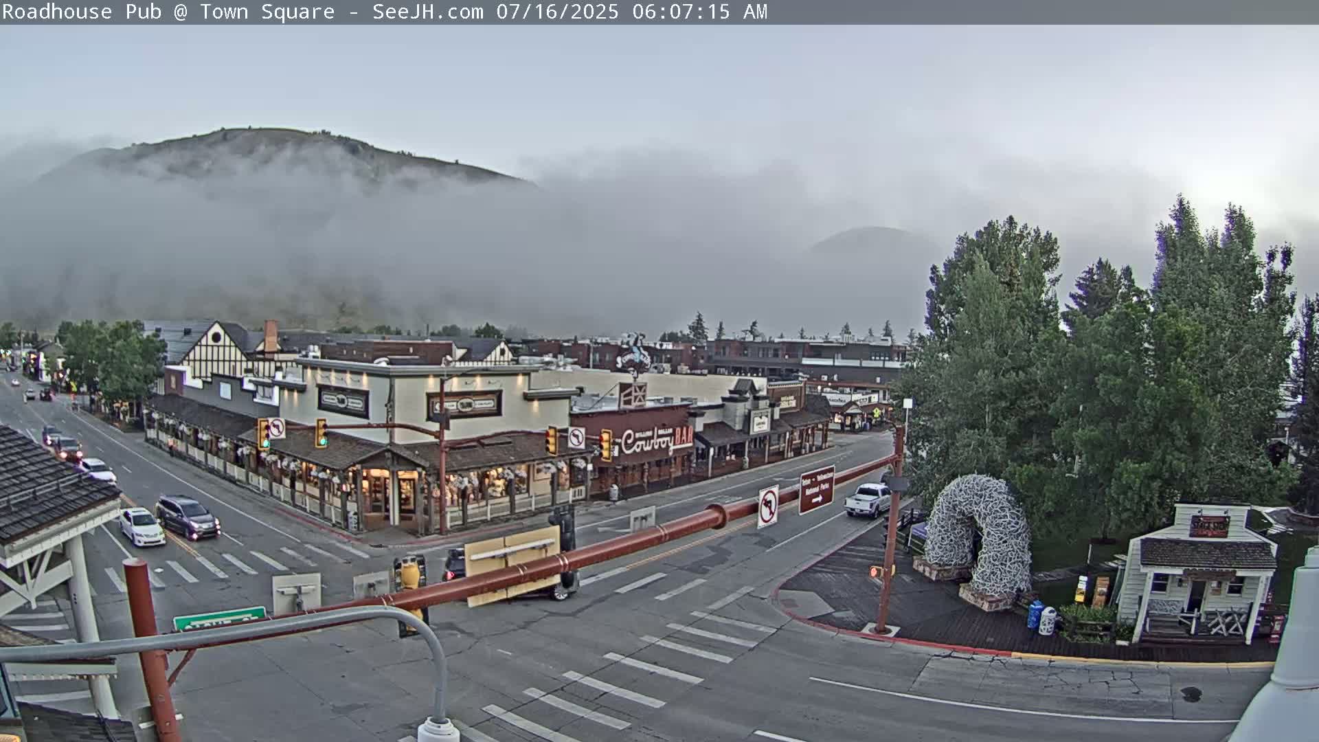 Jackson Hole, Jackson Town Intersection West View Live Cam - Jackson, Teton, Wyoming, USA
