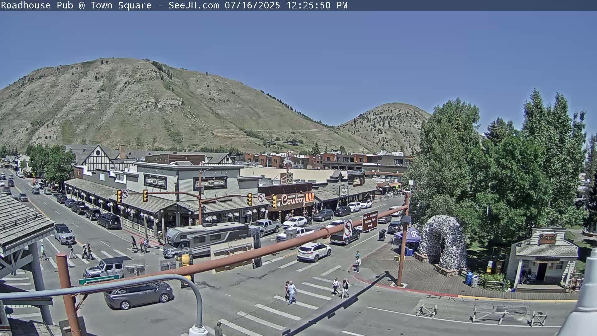 Jackson Hole, Jackson Town Intersection West View Live Cam - Jackson, Teton, Wyoming, USA
