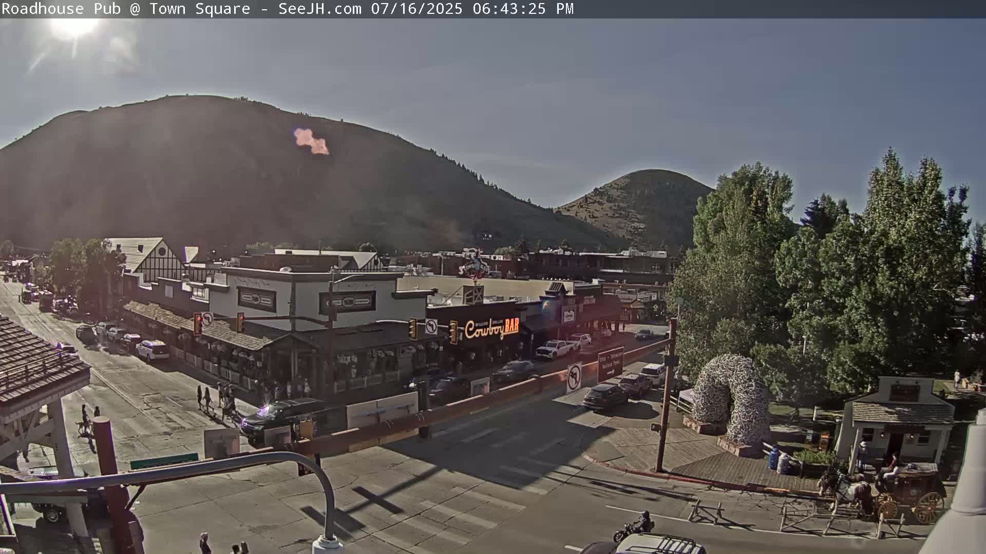 Jackson Hole, Jackson Town Intersection West View Live Cam - Jackson, Teton, Wyoming, USA