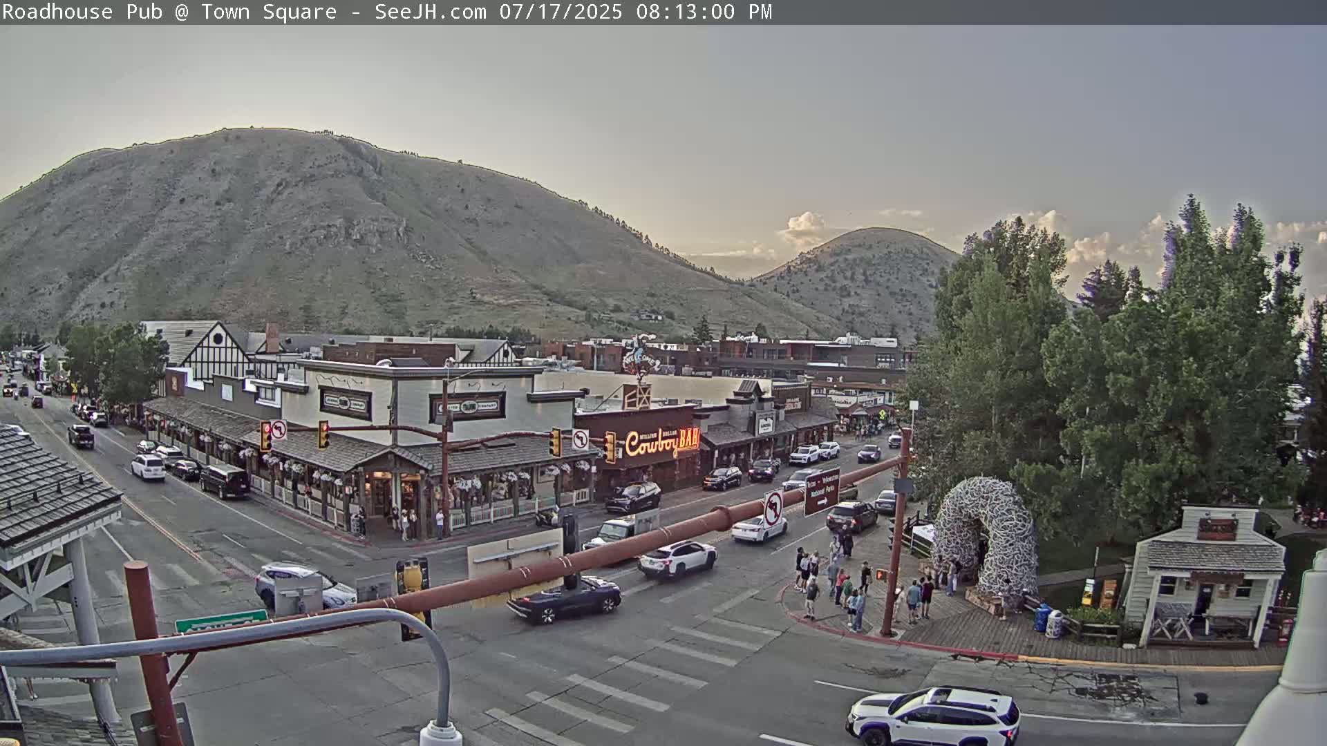 Jackson Hole, Jackson Town Intersection West View Live Cam - Jackson, Teton, Wyoming, USA