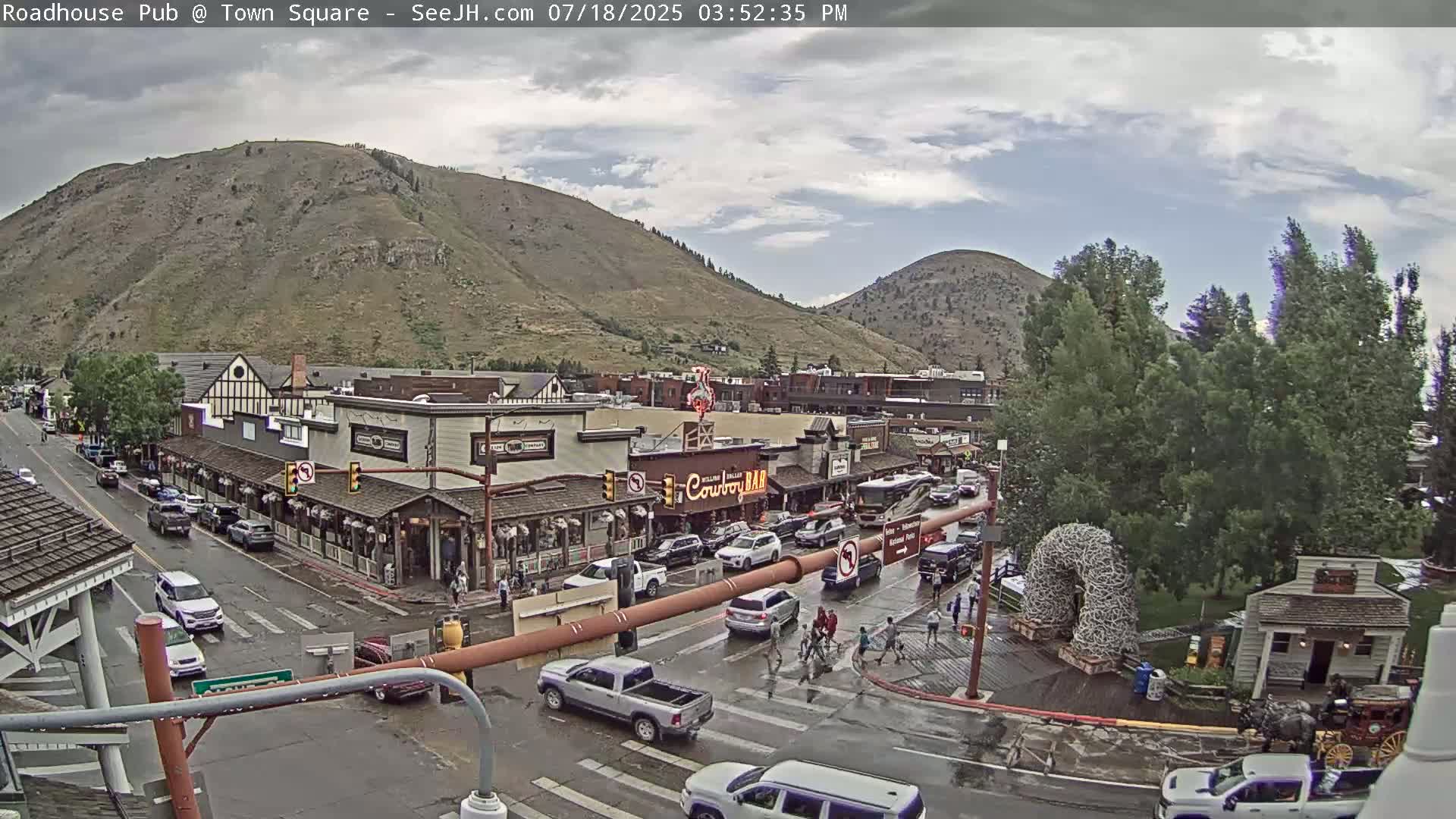 Jackson Hole, Jackson Town Intersection West View Live Cam - Jackson, Teton, Wyoming, USA
