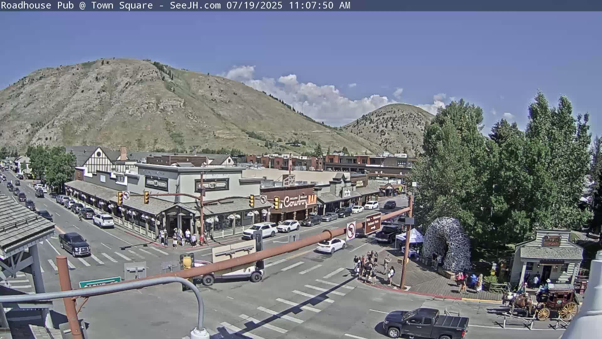 Jackson Hole, Jackson Town Intersection West View Live Cam - Jackson, Teton, Wyoming, USA