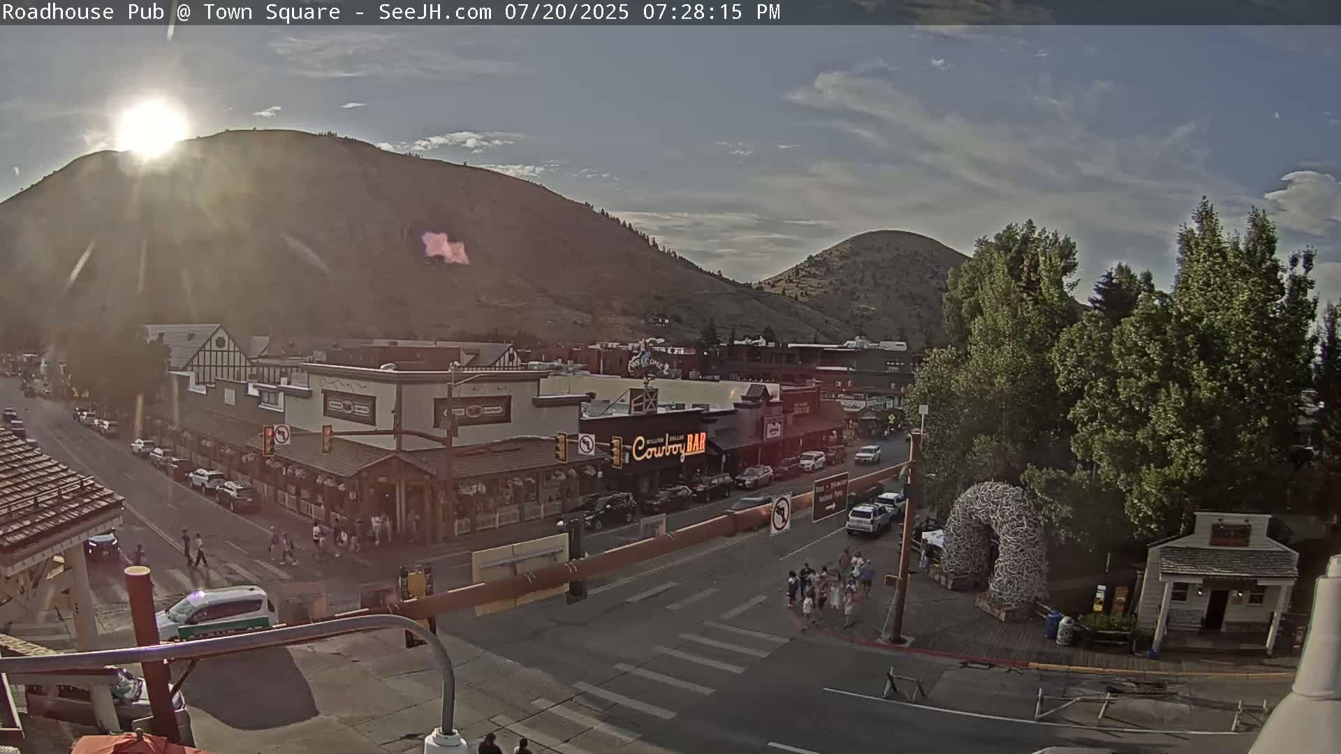 Jackson Hole, Jackson Town Intersection West View Live Cam - Jackson, Teton, Wyoming, USA