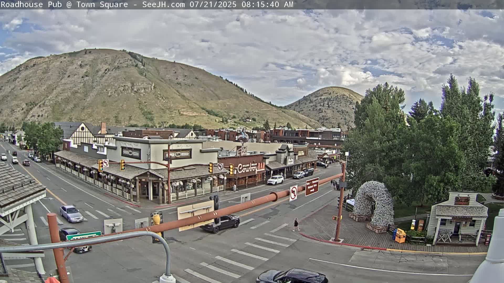 Jackson Hole, Jackson Town Intersection West View Live Cam - Jackson, Teton, Wyoming, USA