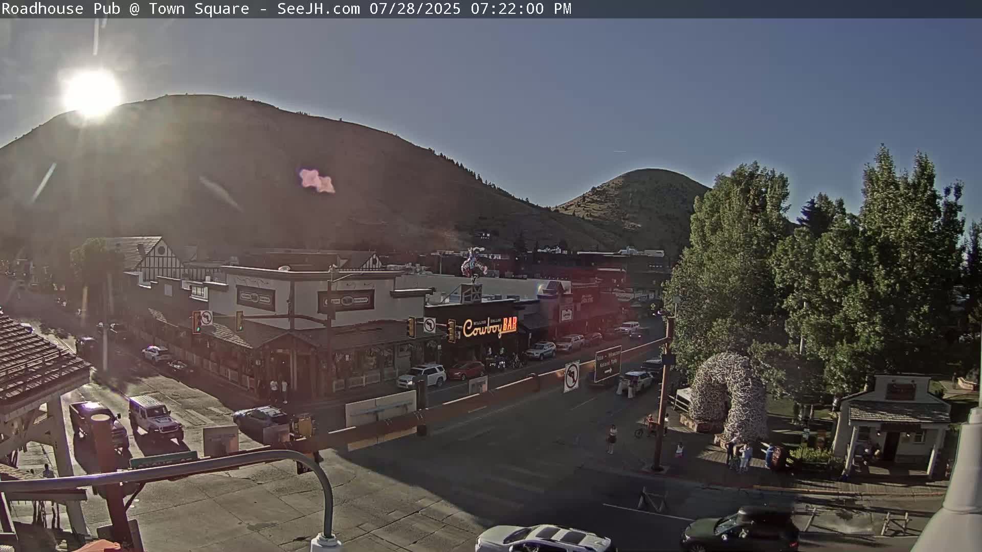 Jackson Hole, Jackson Town Intersection West View Live Cam - Jackson, Teton, Wyoming, USA