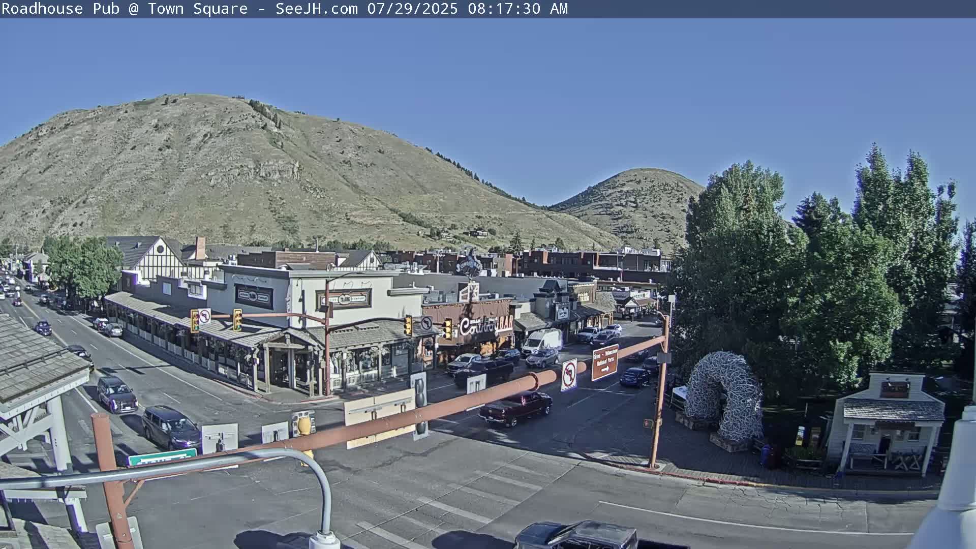 Jackson Hole, Jackson Town Intersection West View Live Cam - Jackson, Teton, Wyoming, USA