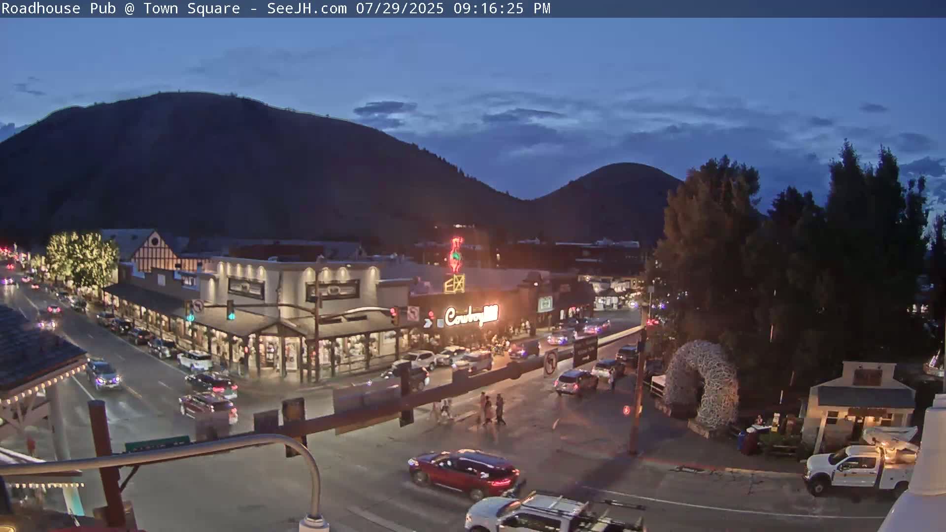 Jackson Hole, Jackson Town Intersection West View Live Cam - Jackson, Teton, Wyoming, USA