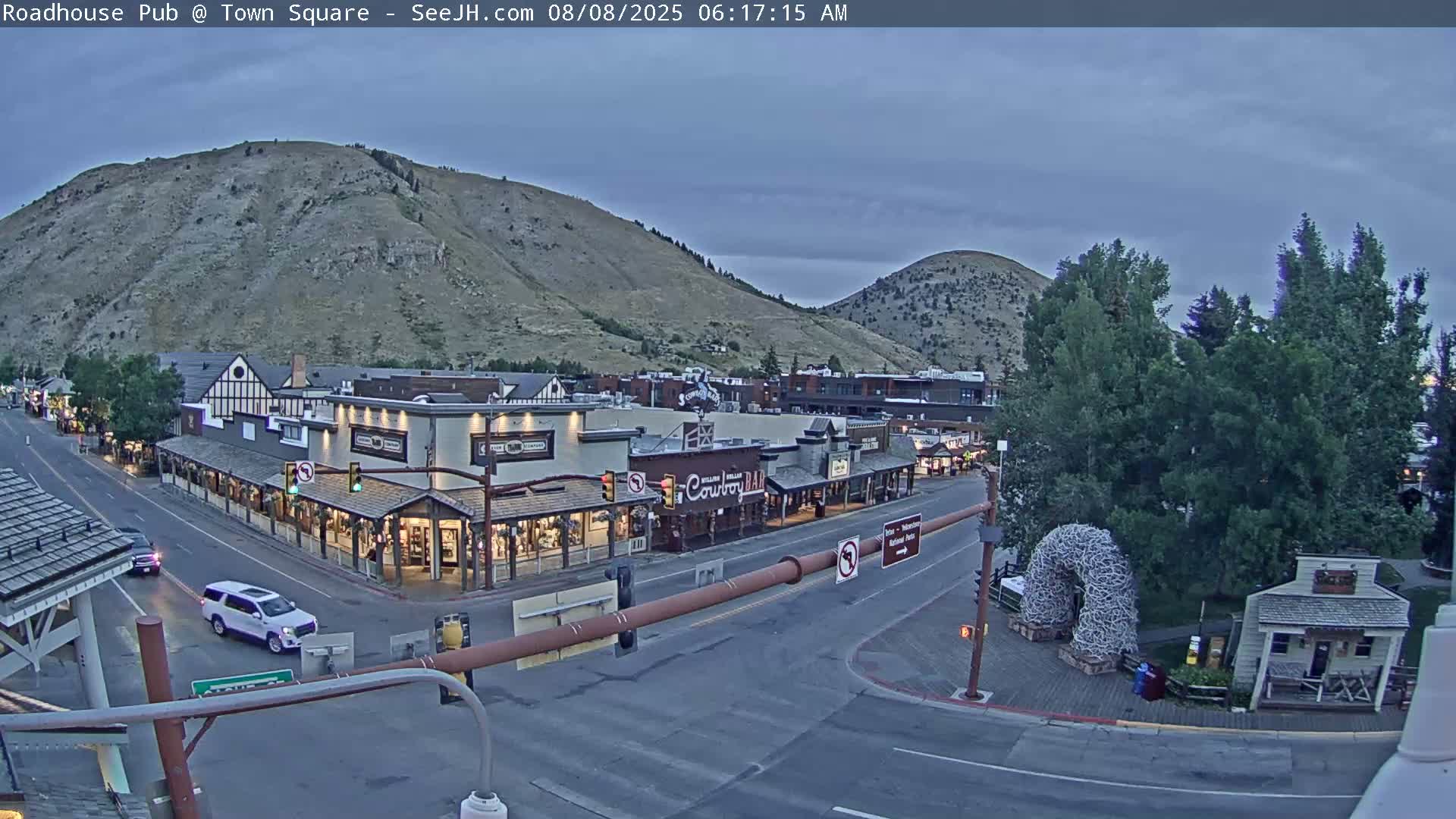 Jackson Hole, Jackson Town Intersection West View Live Cam - Jackson, Teton, Wyoming, USA