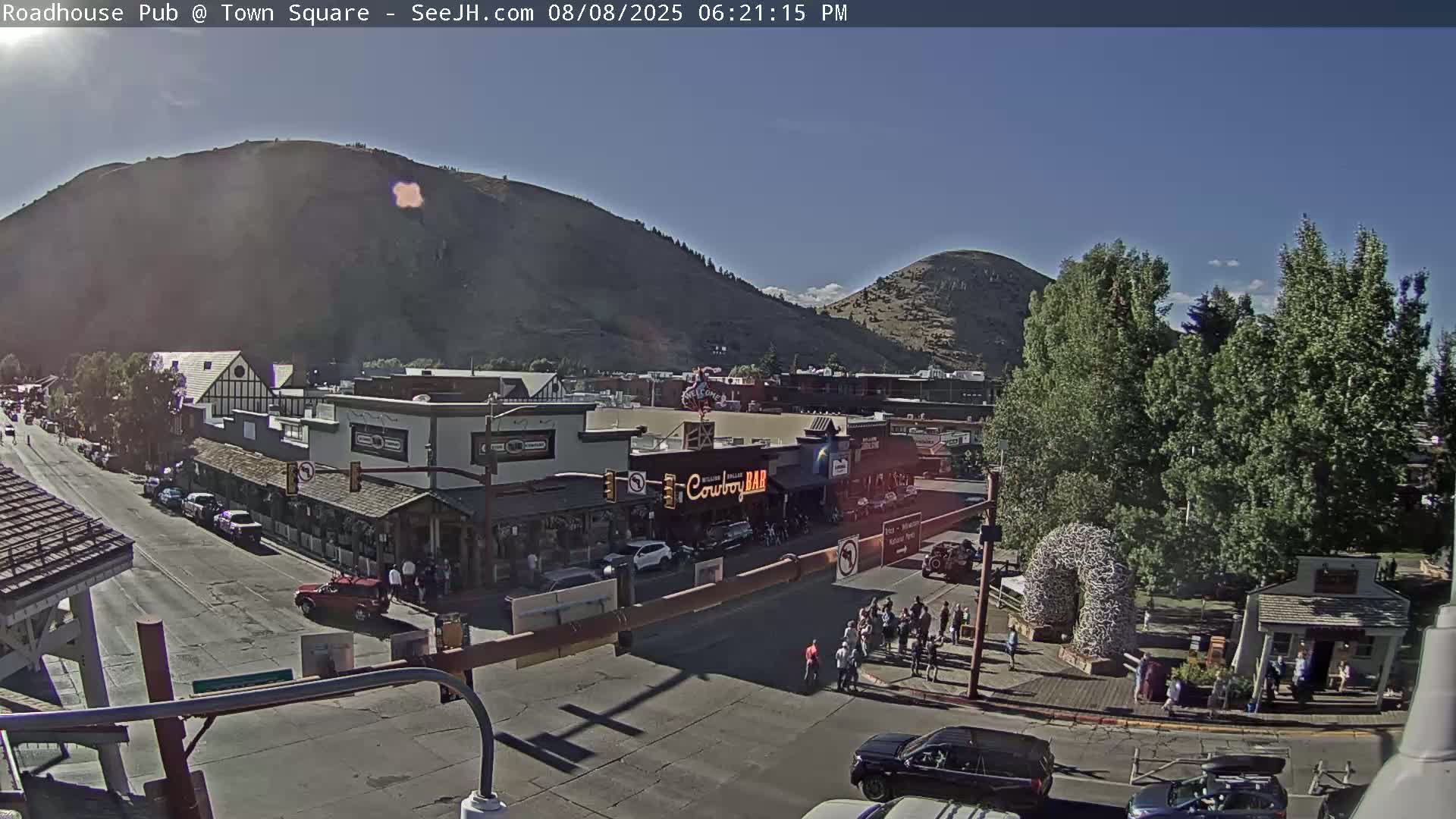 Jackson Hole, Jackson Town Intersection West View Live Cam - Jackson, Teton, Wyoming, USA