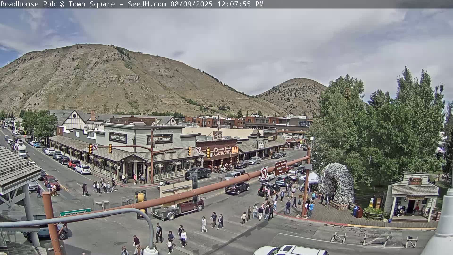 Jackson Hole, Jackson Town Intersection West View Live Cam - Jackson, Teton, Wyoming, USA