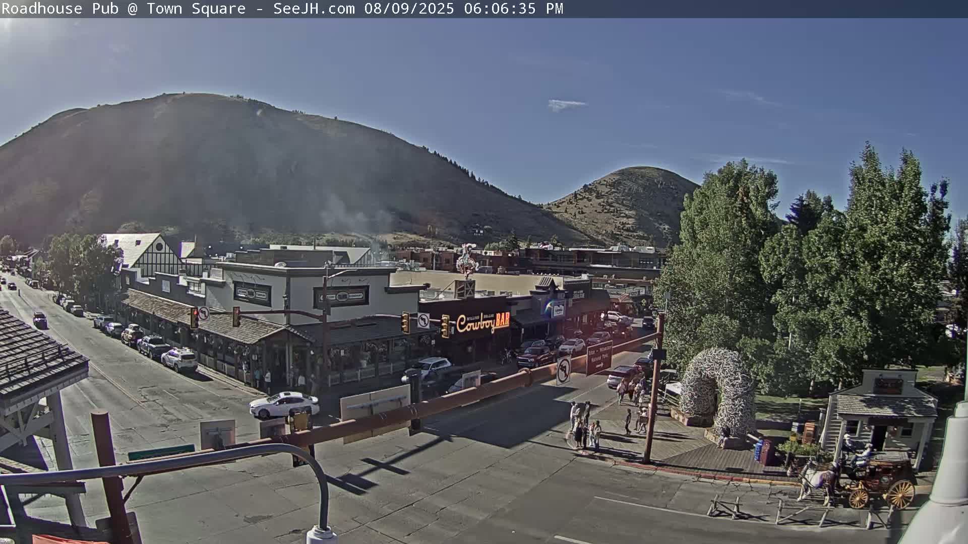 Jackson Hole, Jackson Town Intersection West View Live Cam - Jackson, Teton, Wyoming, USA