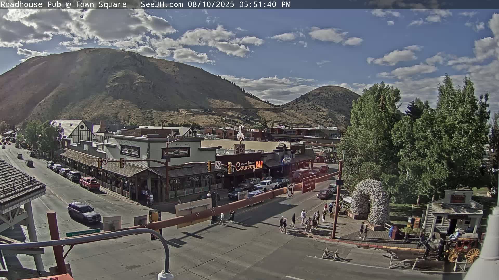 Jackson Hole, Jackson Town Intersection West View Live Cam - Jackson, Teton, Wyoming, USA
