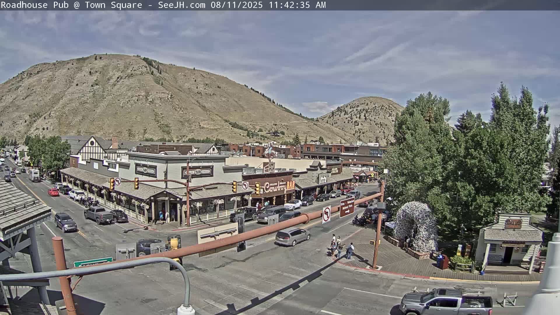 Jackson Hole, Jackson Town Intersection West View Live Cam - Jackson, Teton, Wyoming, USA