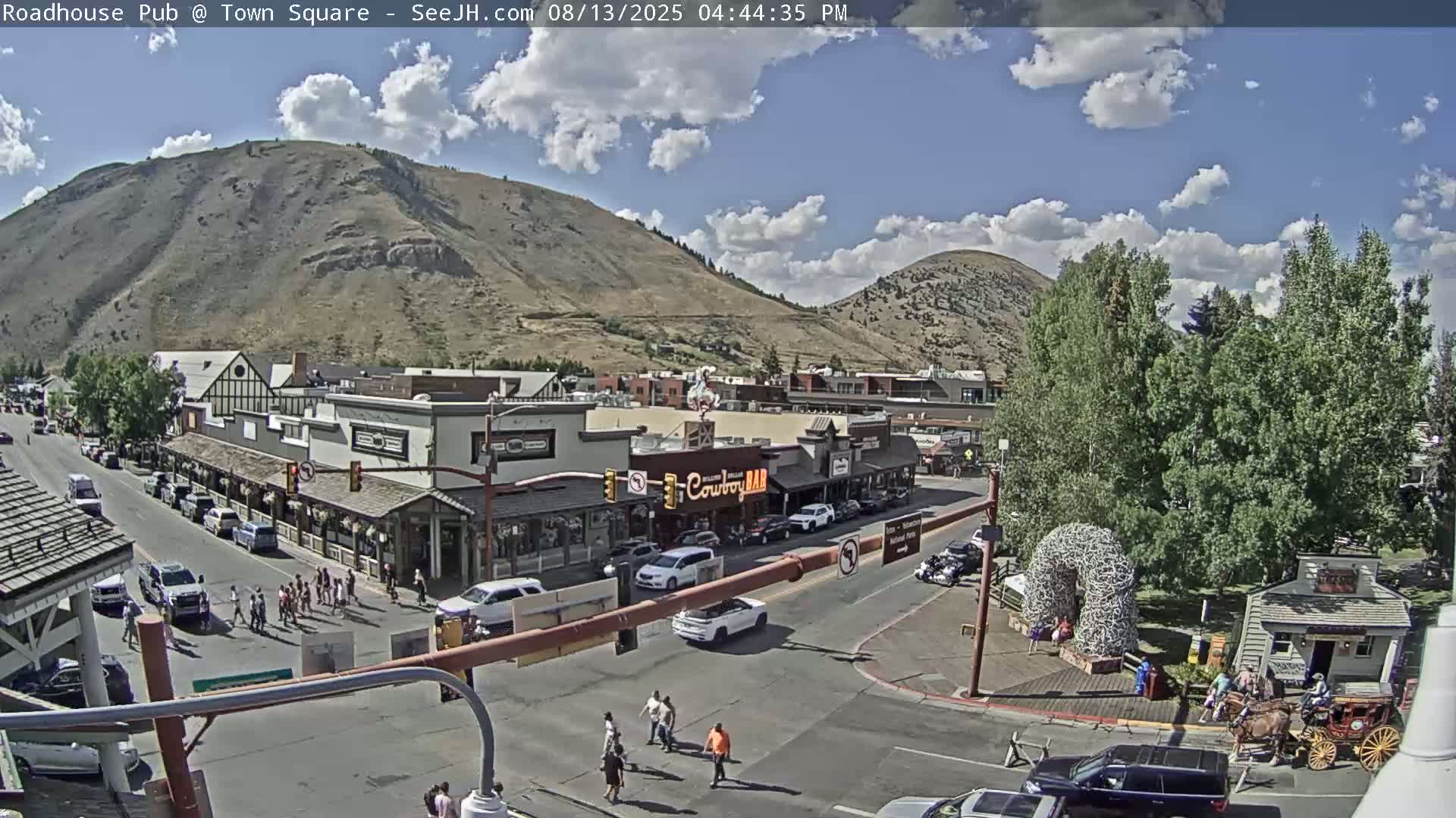 Jackson Hole, Jackson Town Intersection West View Live Cam - Jackson, Teton, Wyoming, USA