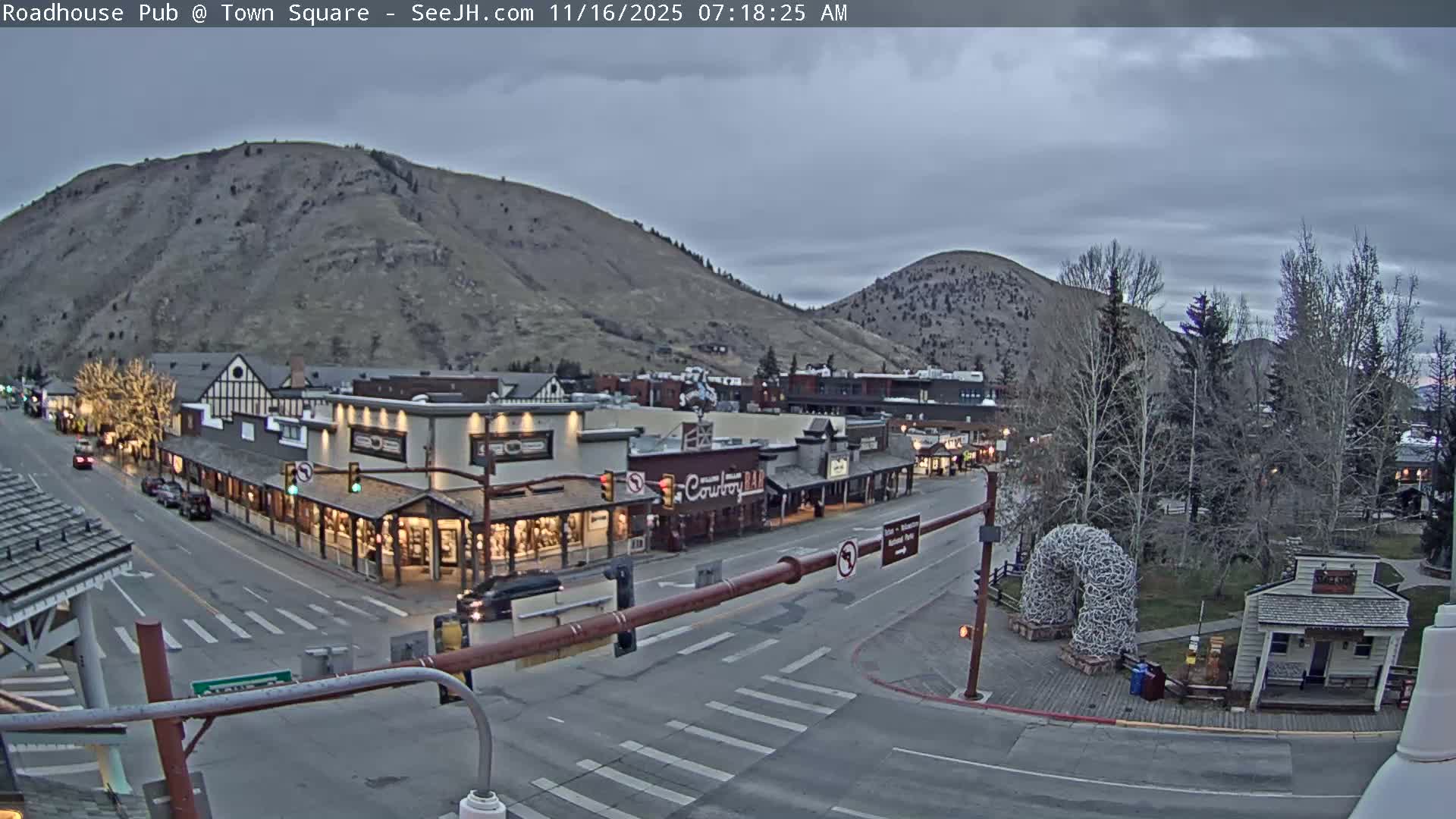 Jackson Hole, Jackson Town Intersection West View Live Cam - Jackson, Teton, Wyoming, USA
