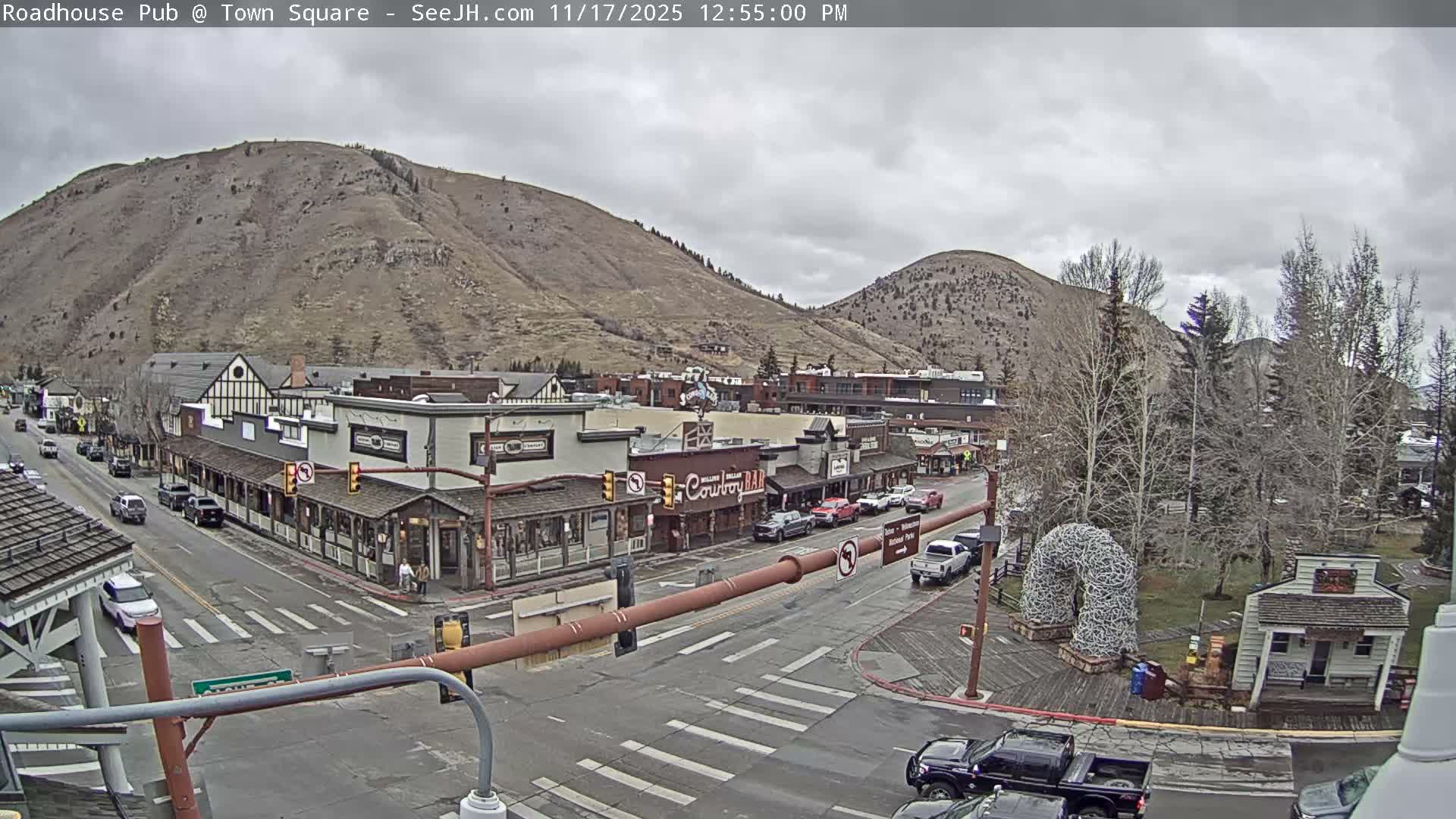 Jackson Hole, Jackson Town Intersection West View Live Cam - Jackson, Teton, Wyoming, USA