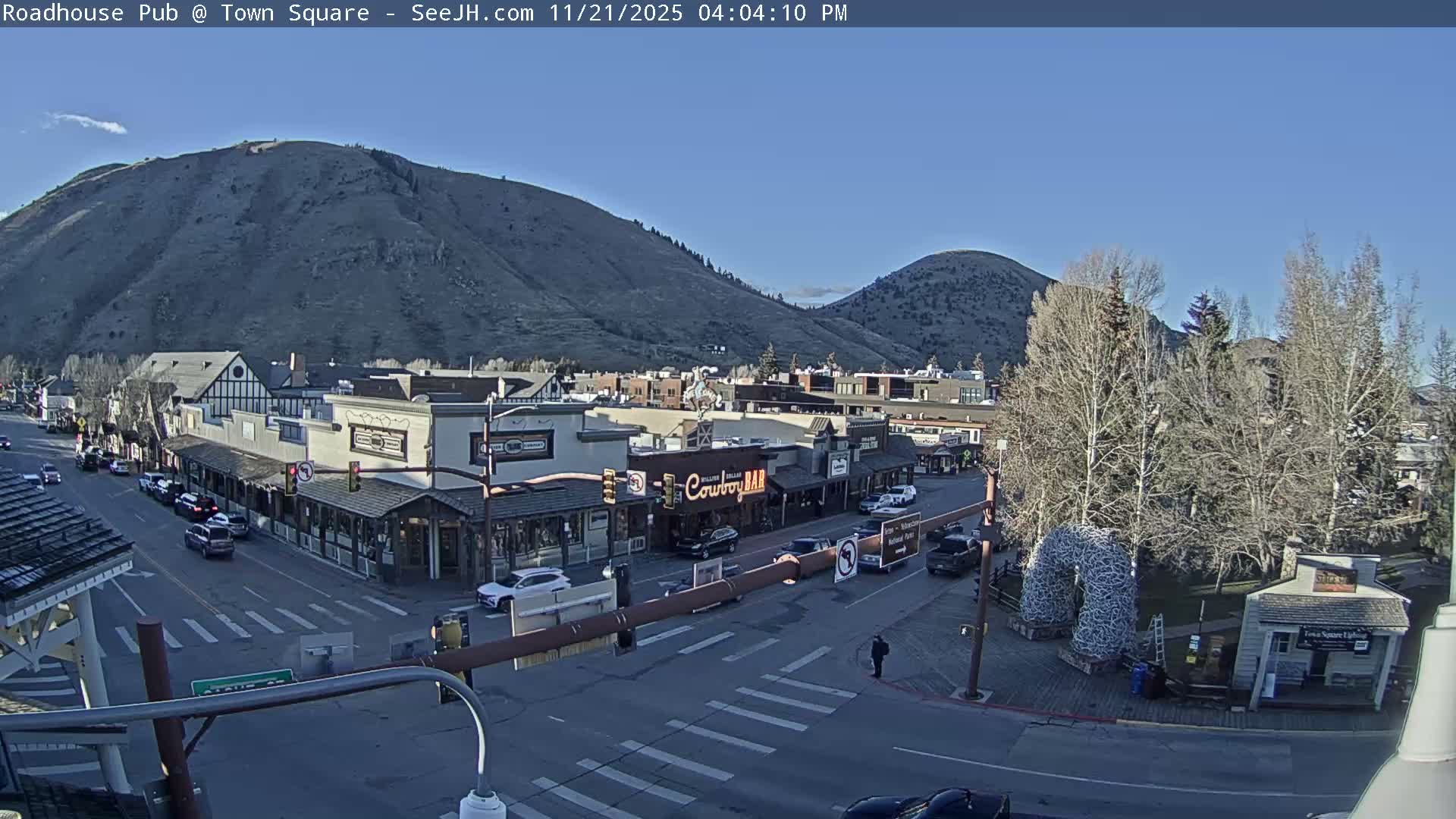 Jackson Hole, Jackson Town Intersection West View Live Cam - Jackson, Teton, Wyoming, USA