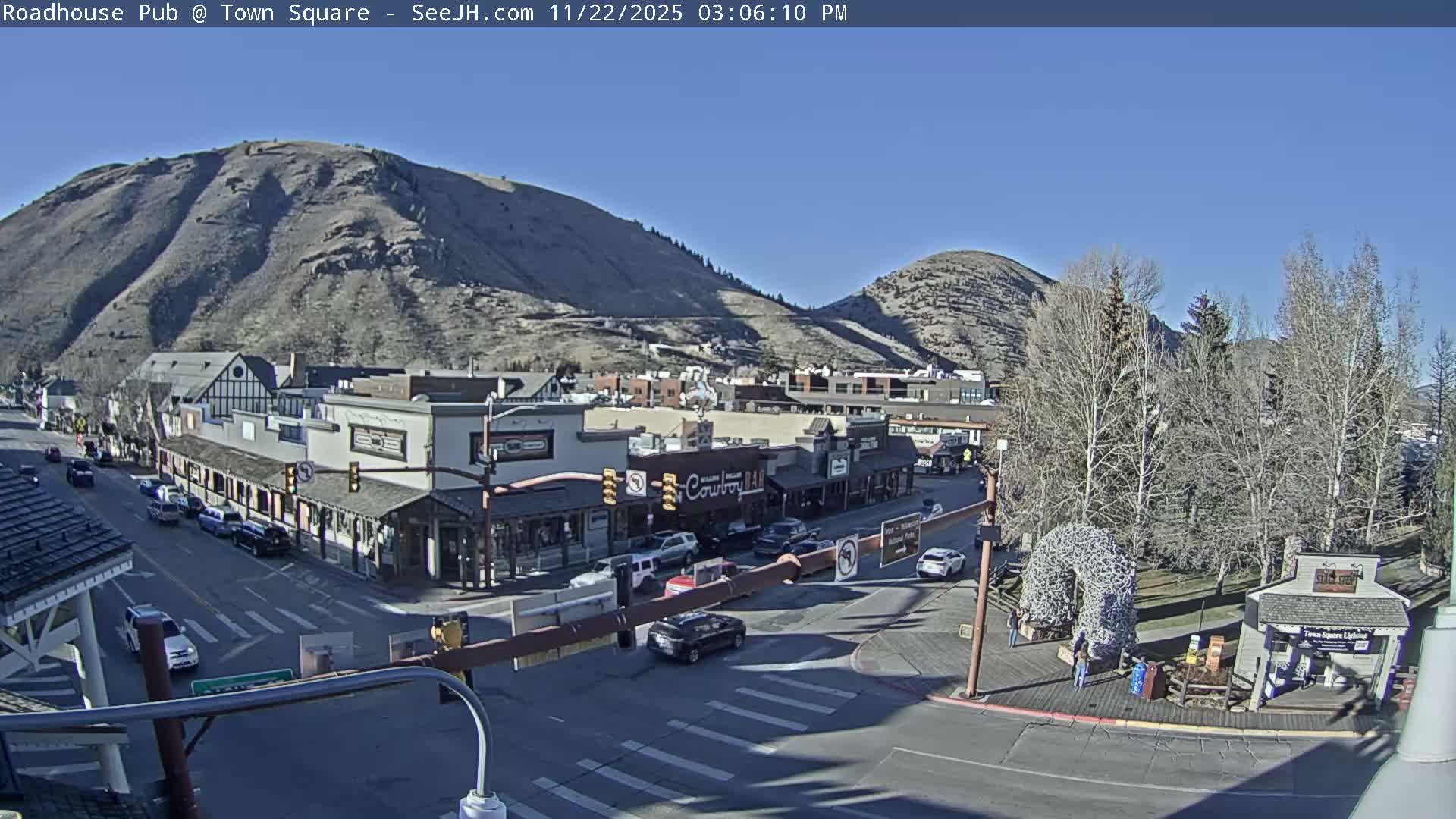 Jackson Hole, Jackson Town Intersection West View Live Cam - Jackson, Teton, Wyoming, USA