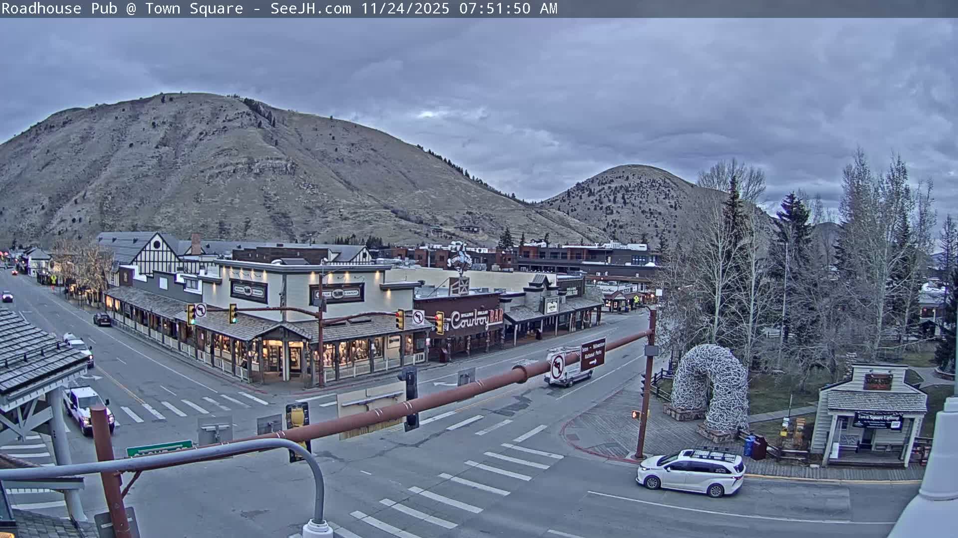 Jackson Hole, Jackson Town Intersection West View Live Cam - Jackson, Teton, Wyoming, USA