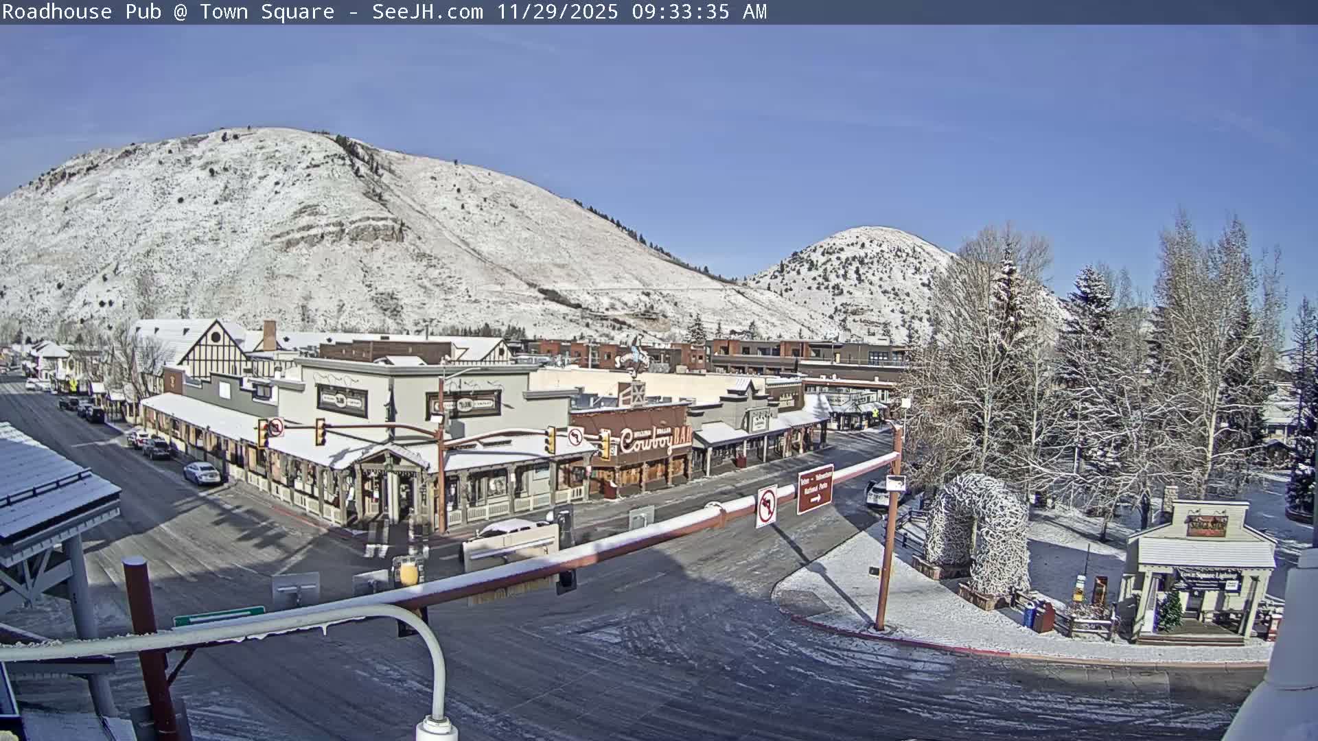 Jackson Hole, Jackson Town Intersection West View Live Cam - Jackson, Teton, Wyoming, USA