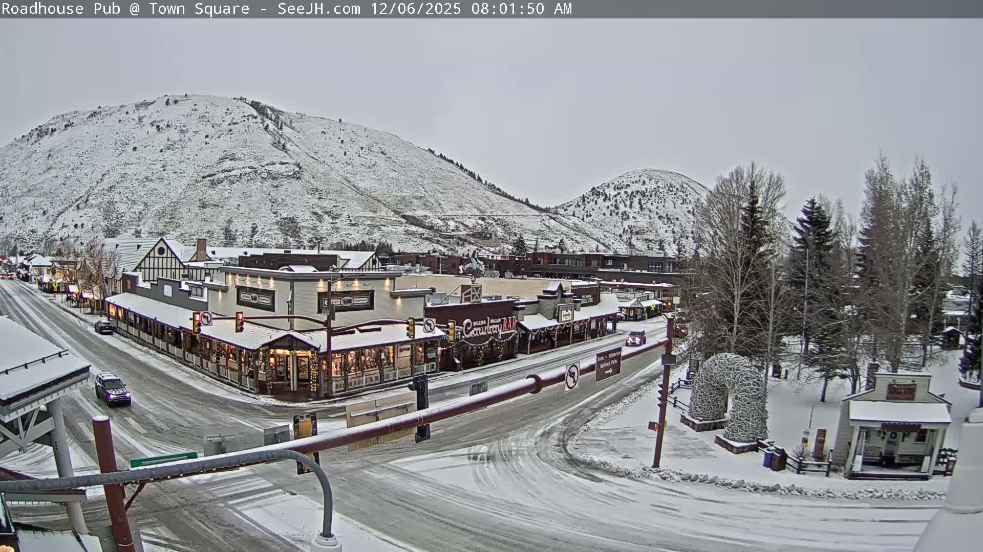 Jackson Hole, Jackson Town Intersection West View Live Cam - Jackson, Teton, Wyoming, USA