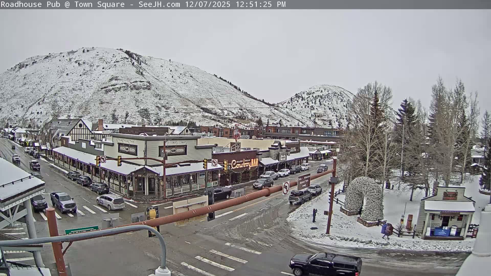 Jackson Hole, Jackson Town Intersection West View Live Cam - Jackson, Teton, Wyoming, USA