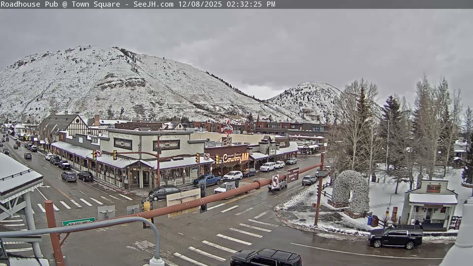 Jackson Hole, Jackson Town Intersection West View Live Cam - Jackson, Teton, Wyoming, USA