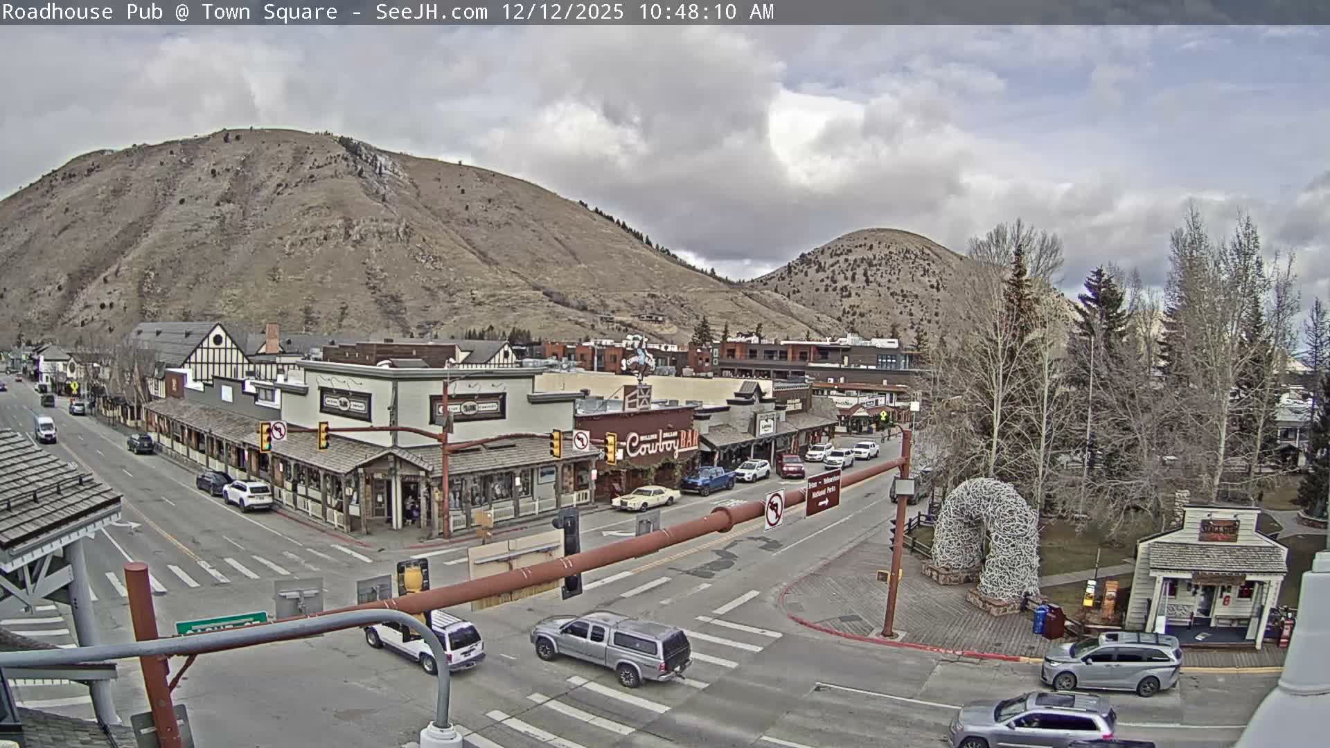 Jackson Hole, Jackson Town Intersection West View Live Cam - Jackson, Teton, Wyoming, USA