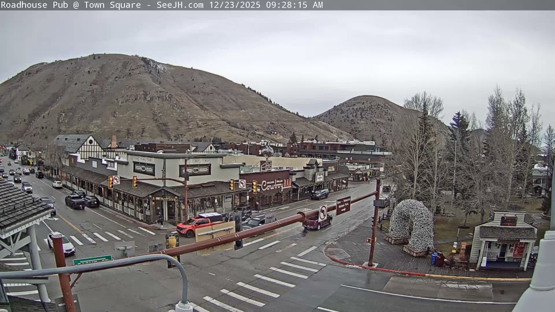 Jackson Hole, Jackson Town Intersection West View Live Cam - Jackson, Teton, Wyoming, USA