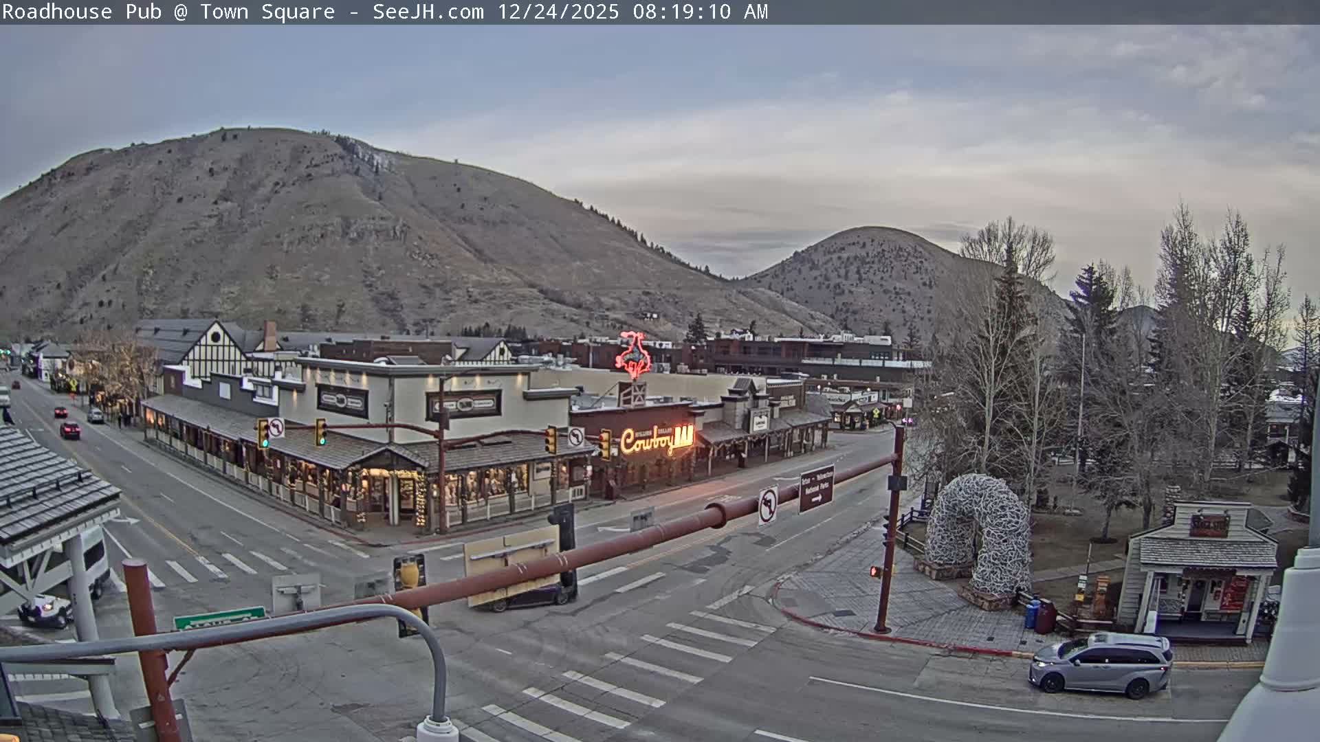 Jackson Hole, Jackson Town Intersection West View Live Cam - Jackson, Teton, Wyoming, USA