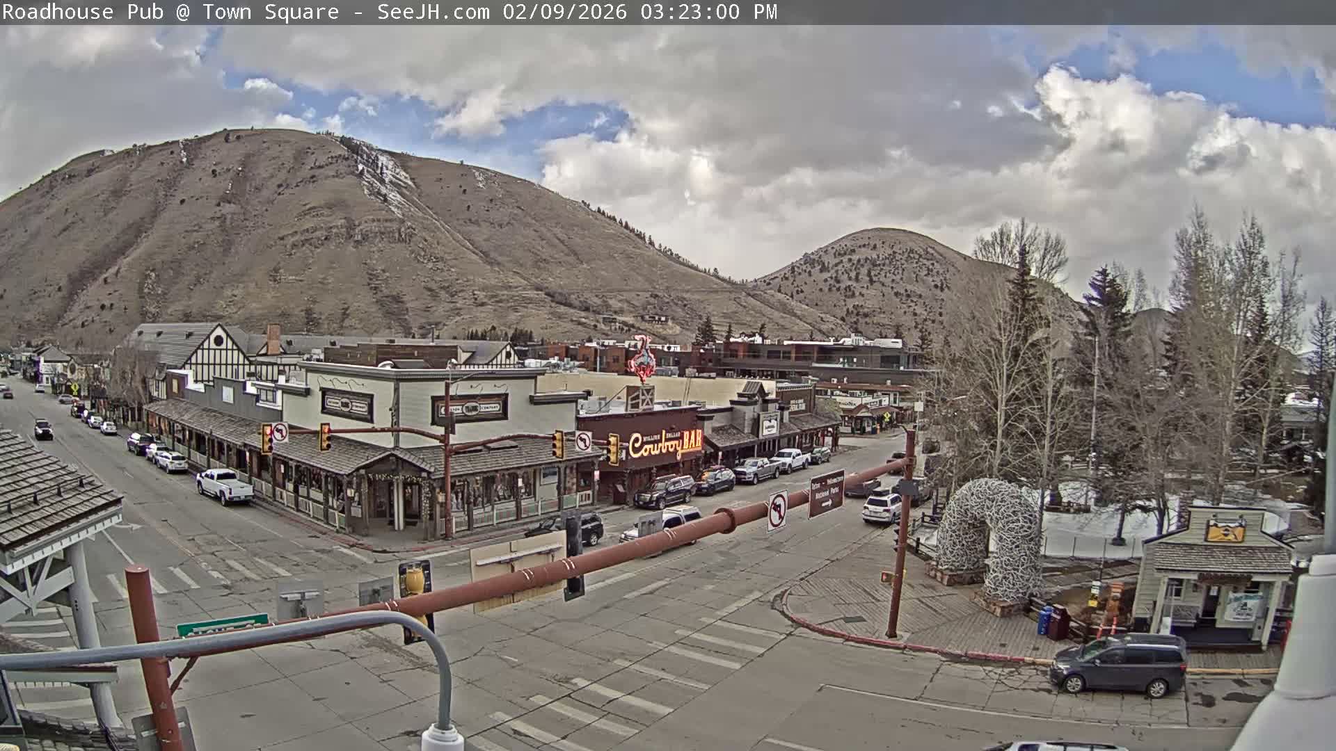 Jackson Hole, Jackson Town Intersection West View Live Cam - Jackson, Teton, Wyoming, USA
