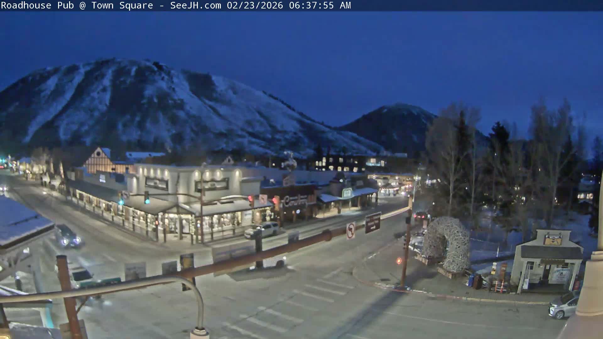 Jackson Hole, Jackson Town Intersection West View Live Cam - Jackson, Teton, Wyoming, USA