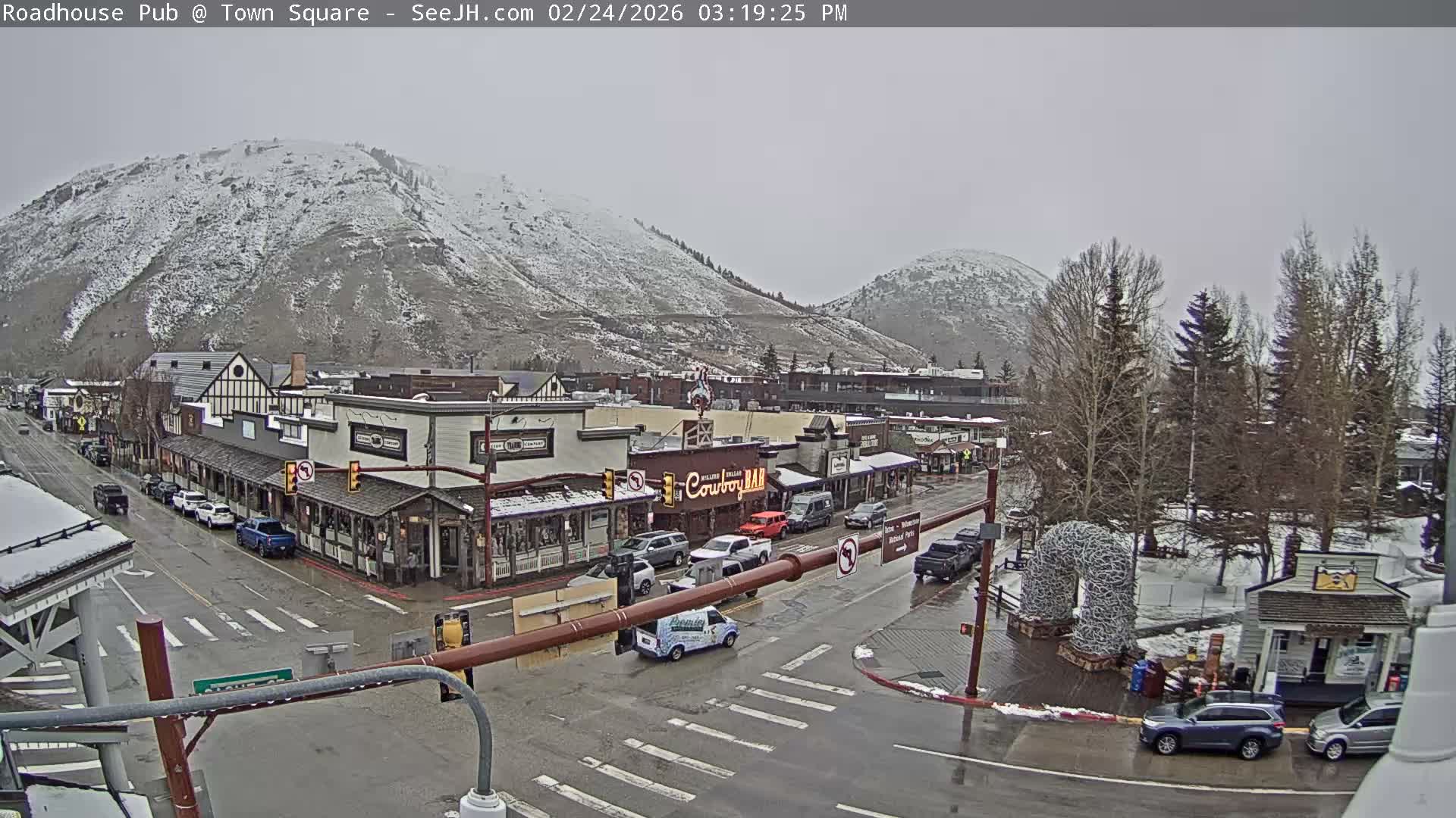Jackson Hole, Jackson Town Intersection West View Live Cam - Jackson, Teton, Wyoming, USA